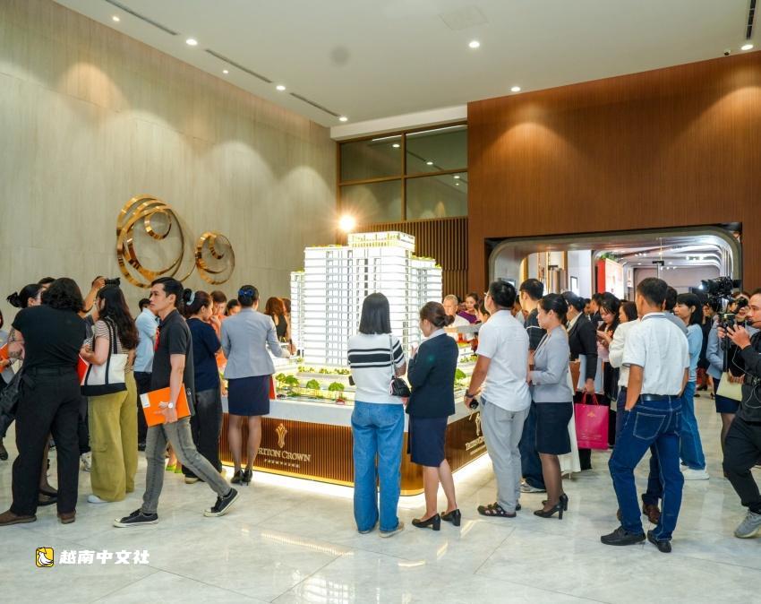 越南富美興在新月湖畔推出Triton Crown豪華公寓
