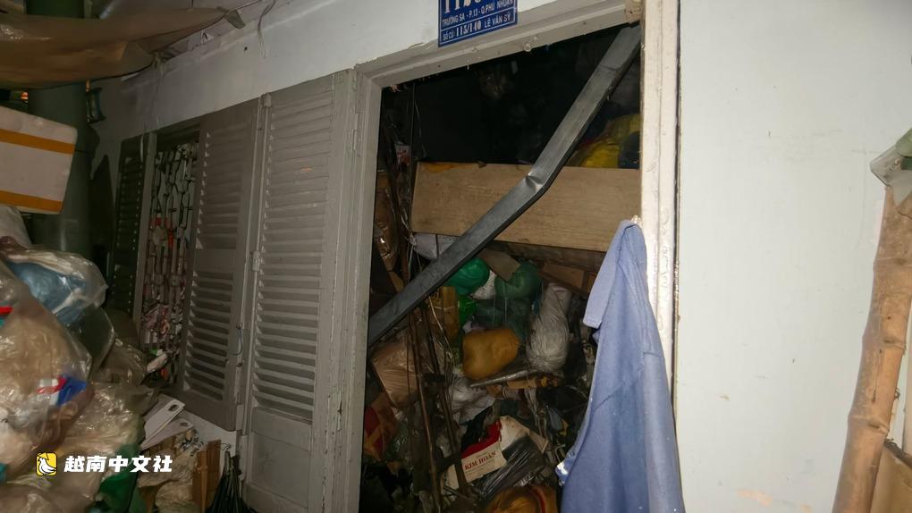 越南胡志明市一閣樓倒塌,三姐妹被困