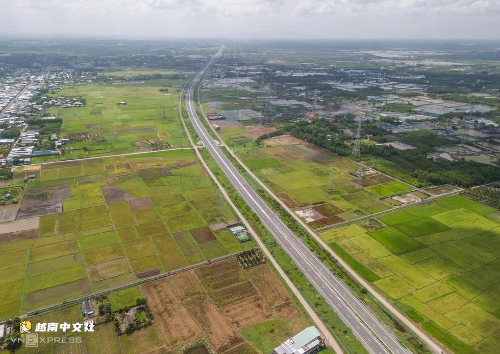 越南邊瀝—隆城高速公路全線通車後,司機該怎麼走?
