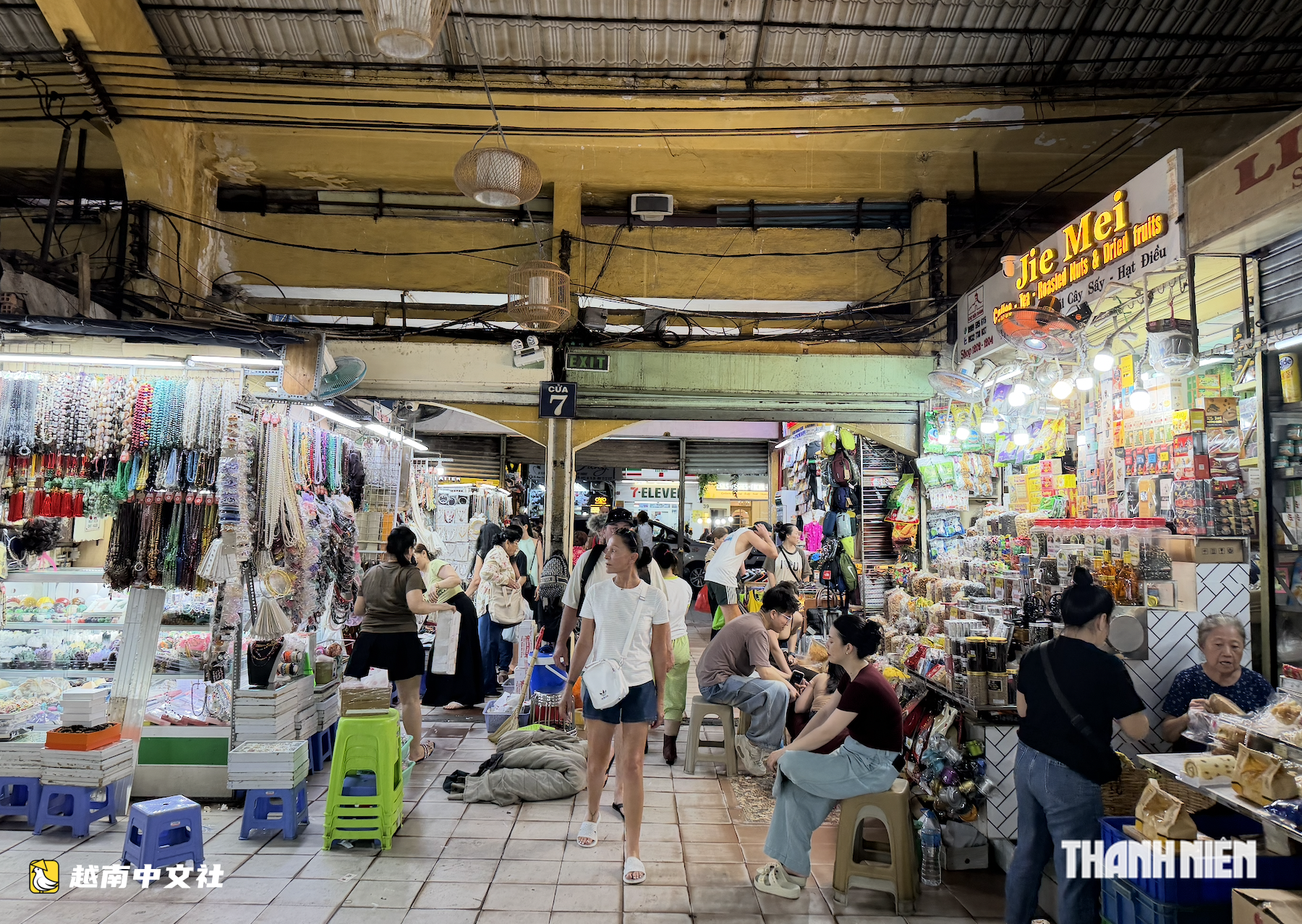 越南濱城市場餐飲攤位因外國遊客反映而暫停營業