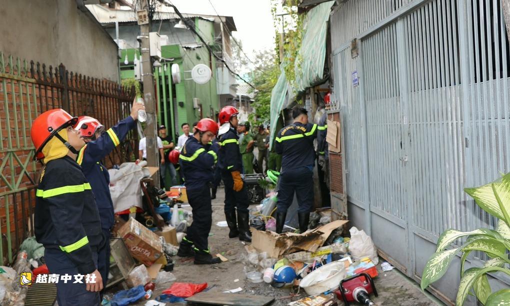 越南胡志明市一閣樓倒塌,三姐妹被困