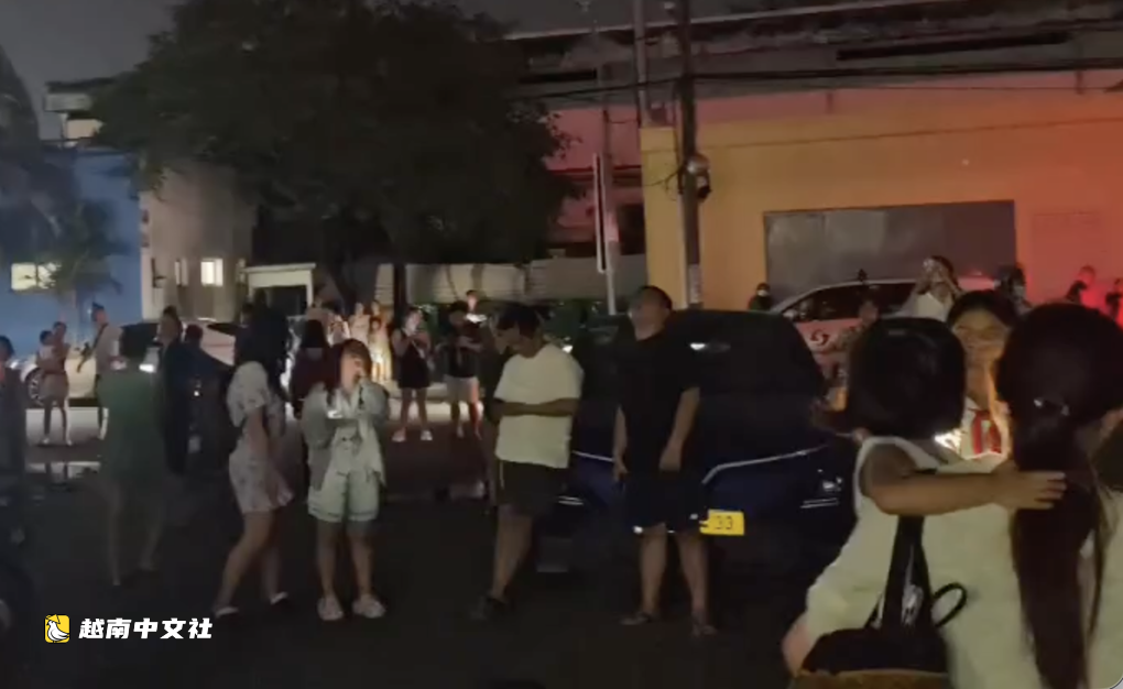 胡志明市一公寓11樓發生火災