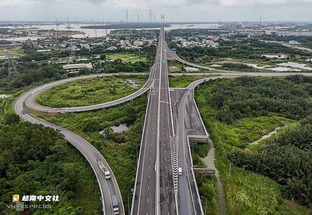 越南邊瀝—隆城高速公路全線通車
