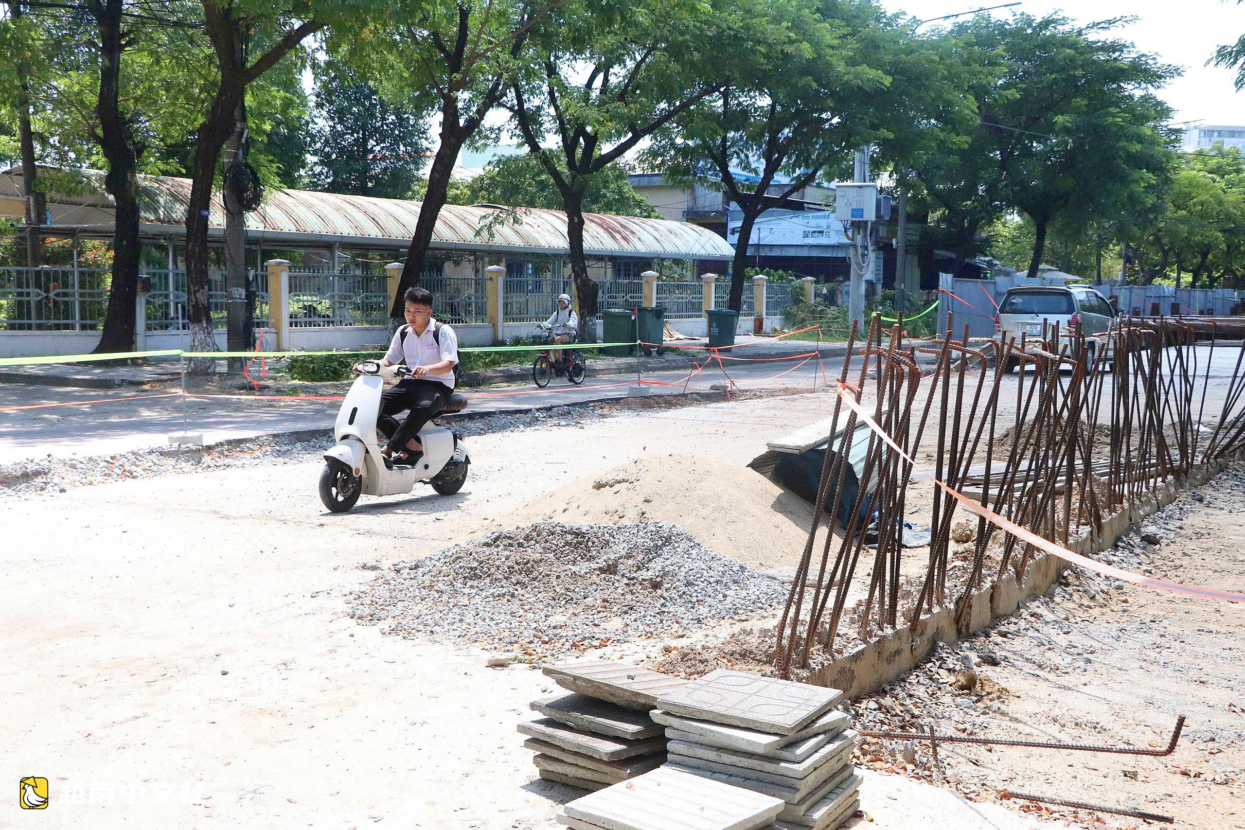 越南峴港上千億越南盾地下排水項目屢屢拖延難完工,民眾苦不堪言