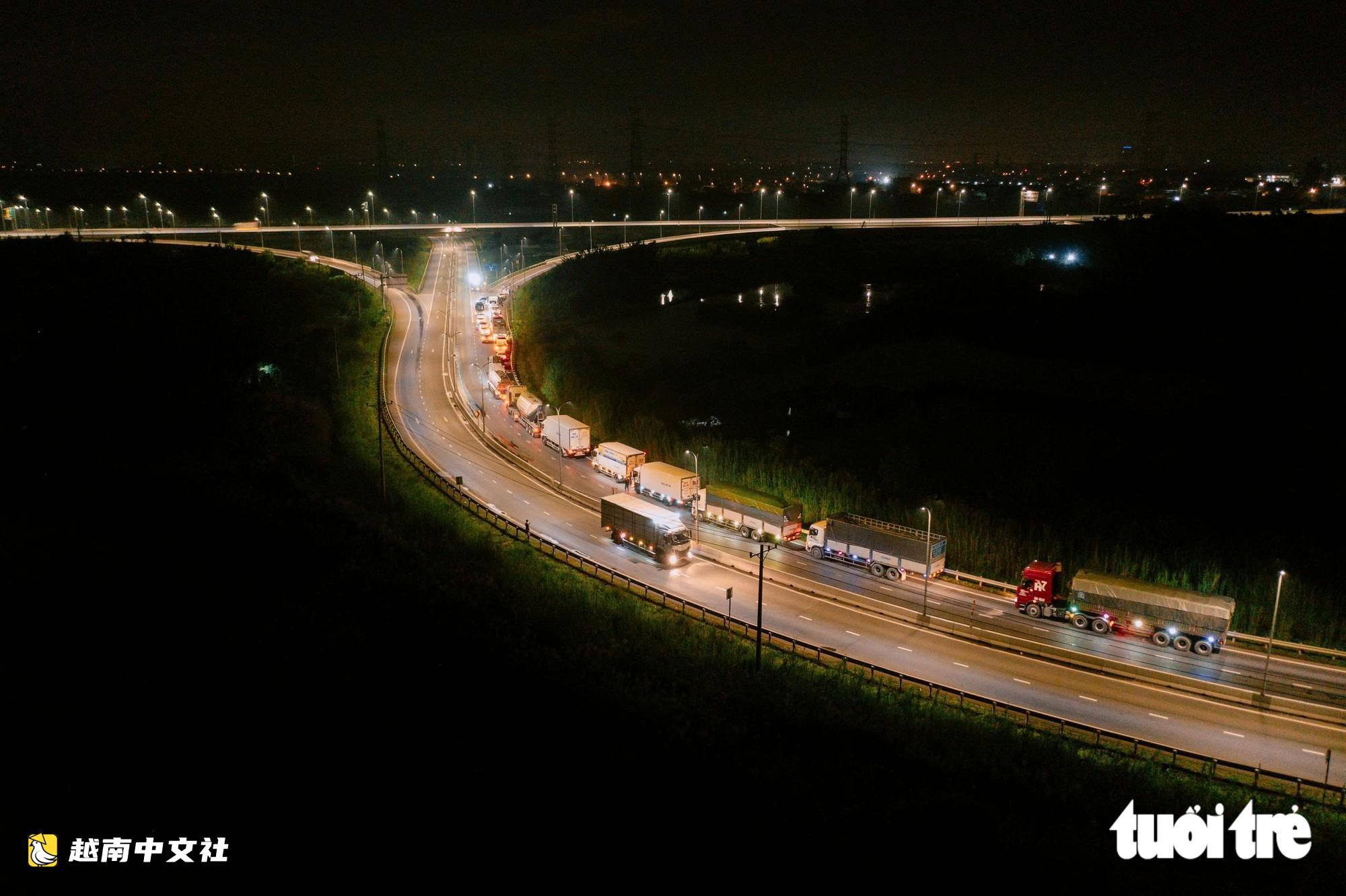 越南邊瀝—龍城高速公路通車:記錄歷史性時刻的畫面