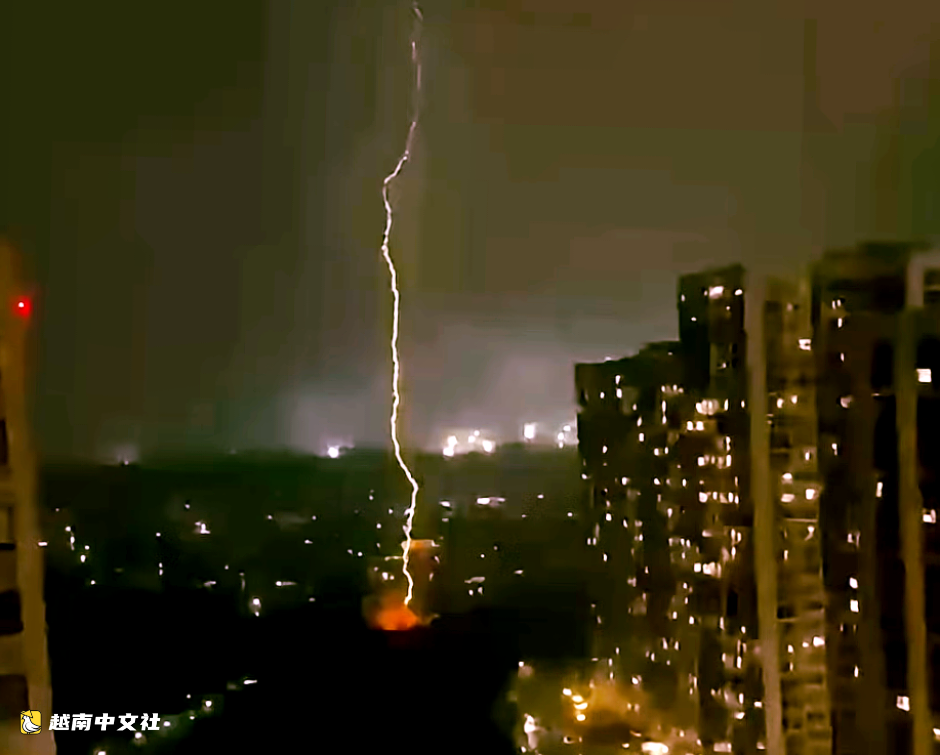 越南胡志明市降雨中為何雷電連連?