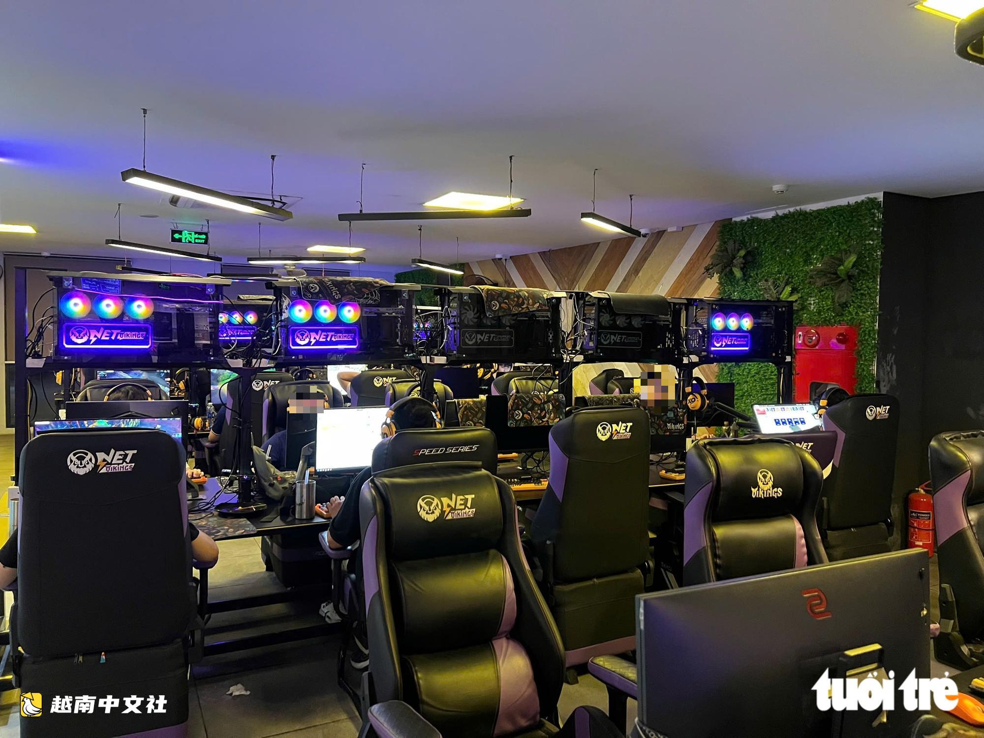 無視22點後關門規定,越南河內遊戲店仍深夜營業