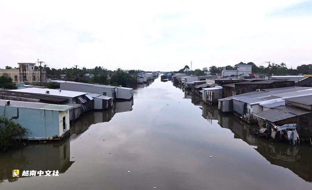 越南金瓯省修建管路-凤协运河护岸，耗资近3万亿越盾