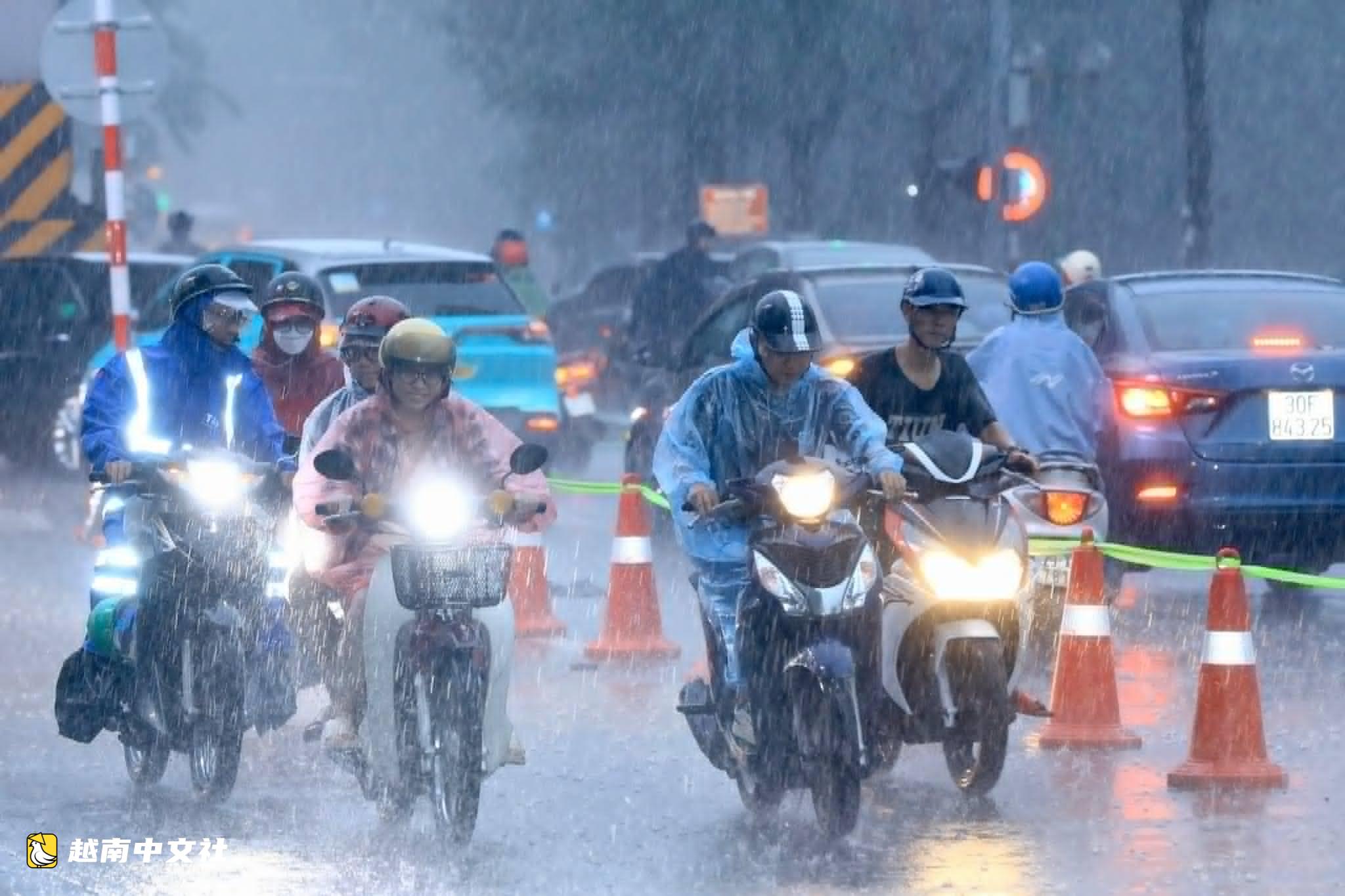 越南今日天氣4-10:冷空氣湧入北部,輻合帶橫跨南部致雨