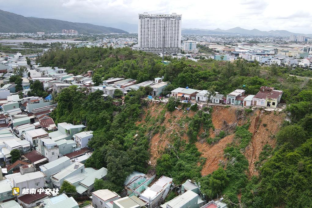 越南嘉萊省要求將數百名居民轉移出山體滑坡風險區