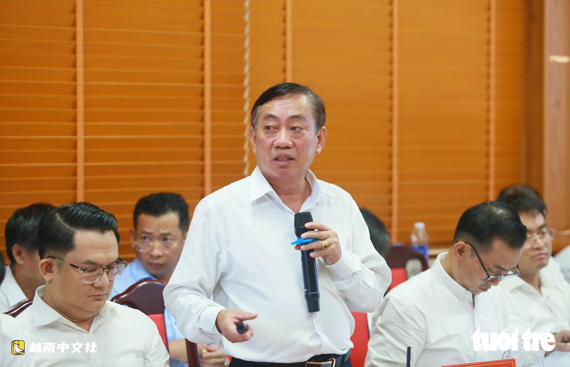 越南胡志明市人民委員會副主席黃原營:“必須加快遷移基礎設施,建設邊瀝-隆城高速公路與林薩路互通立交”