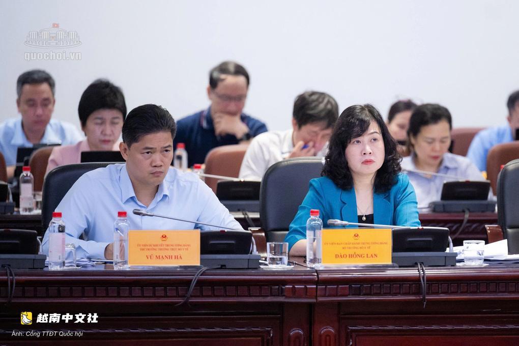 越南缺醫療設備,幹部仍不敢採購