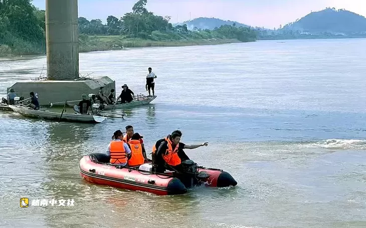 越南藍江翻船事故：夜間找到妻子遺體
