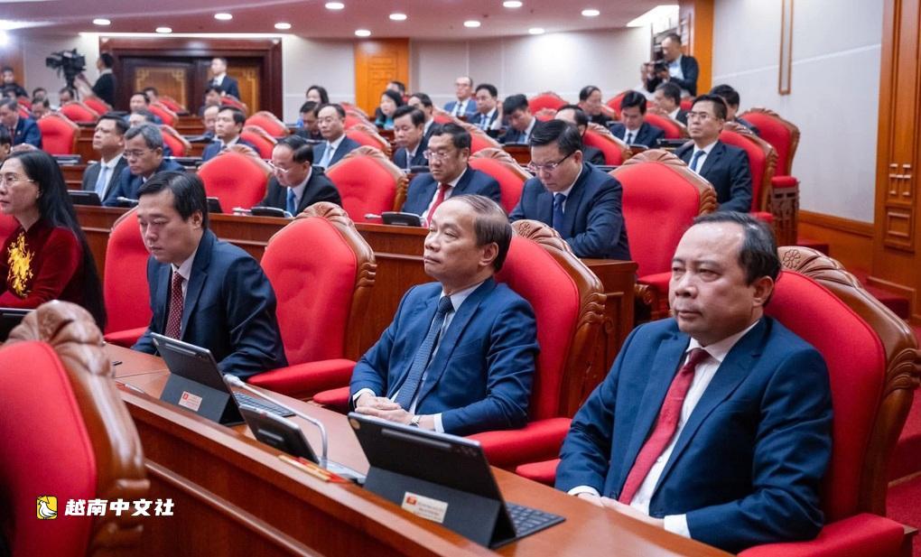 越共中央討論全面革新幹部工作