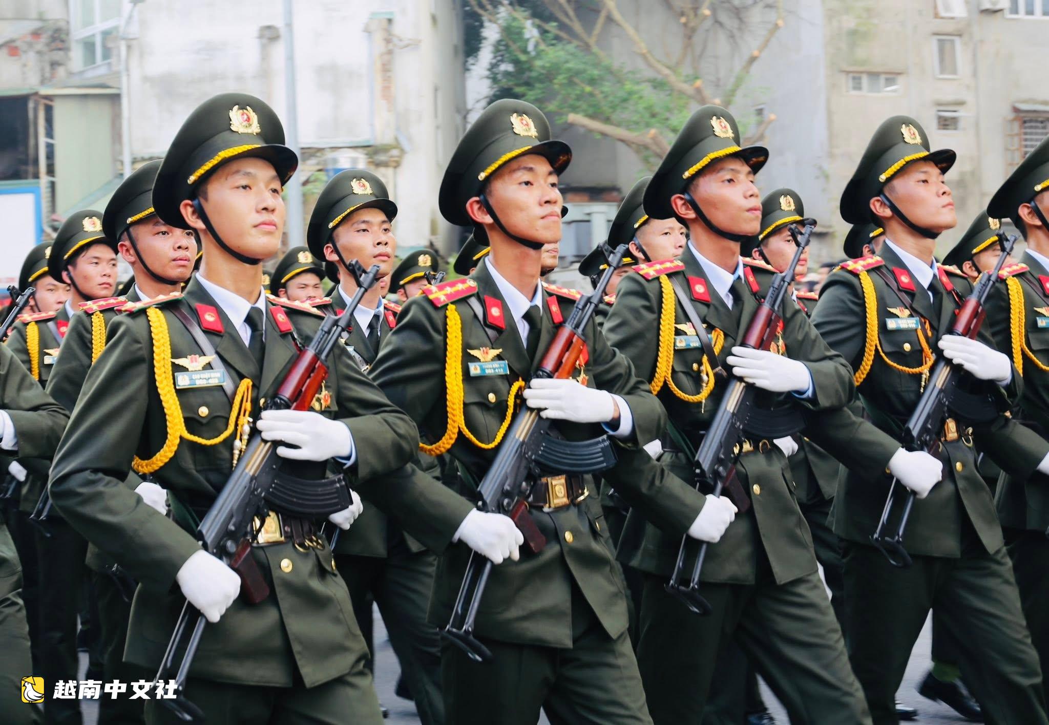 越南公安部提議提高未滿最高服役年齡退休的公安軍官、士官的一次性補貼標準