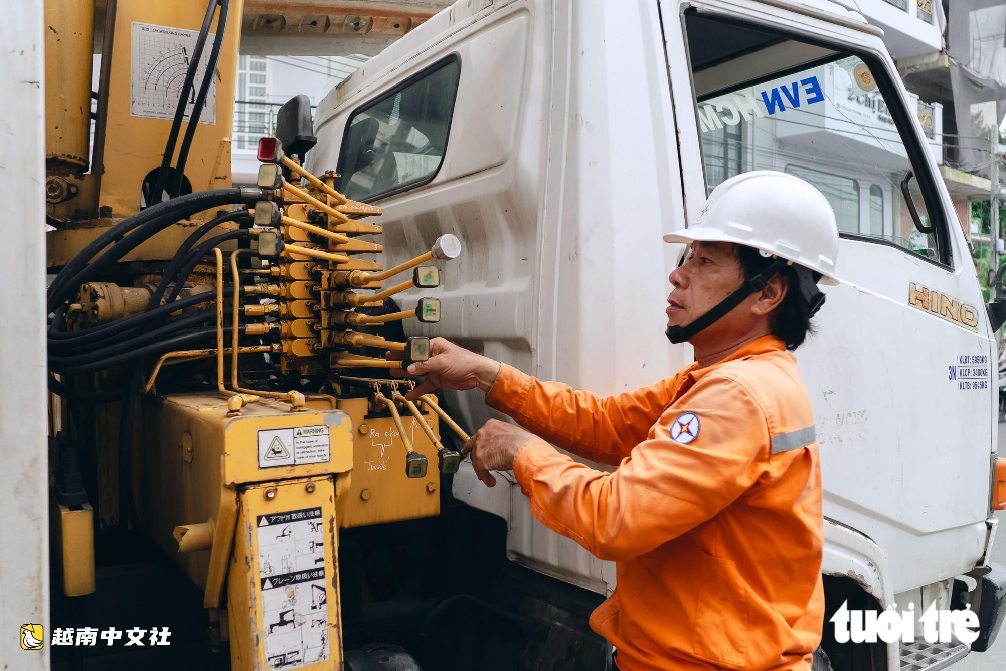 越南朱文安路遷移路中電線杆後變得寬敞通暢