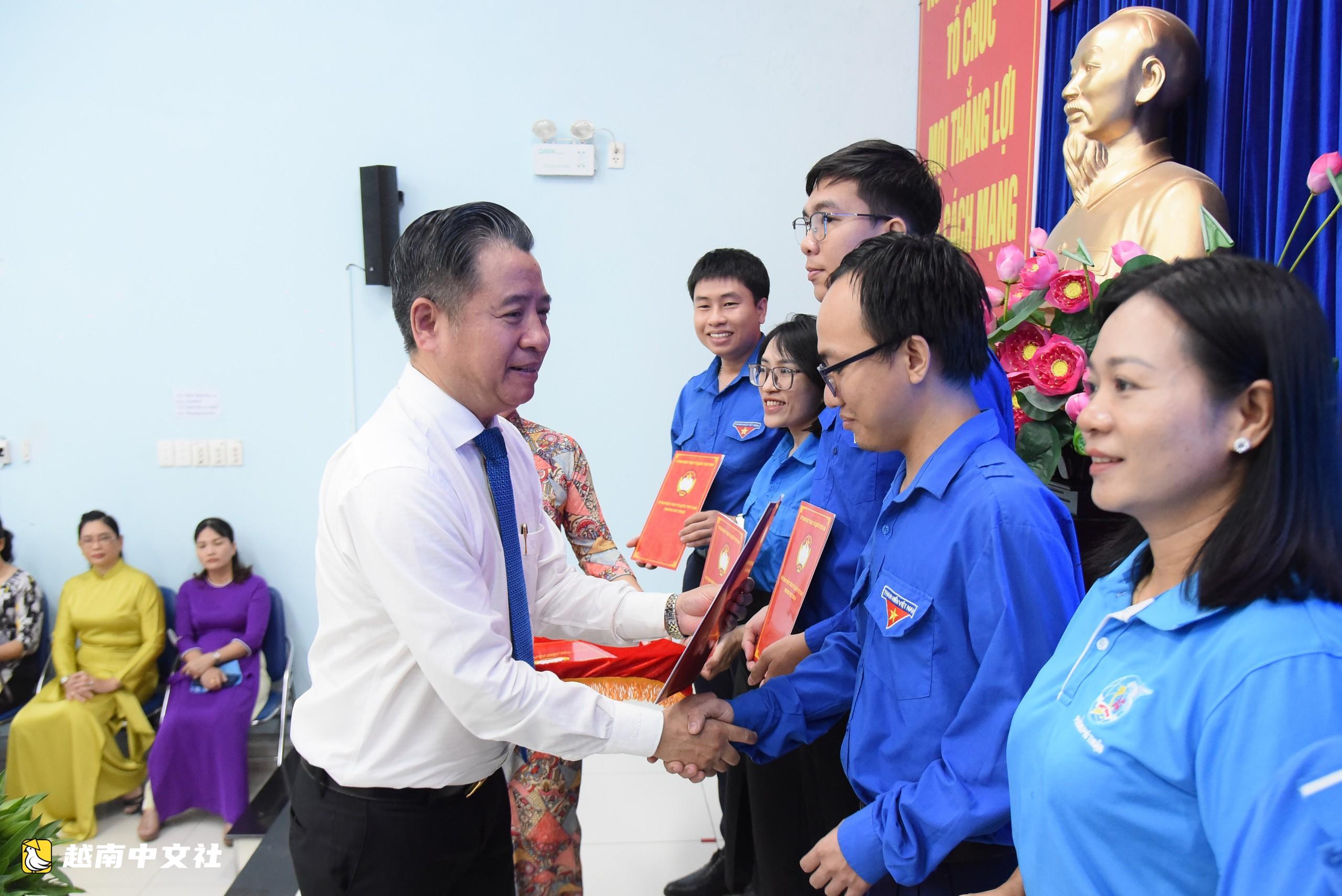 胡志明市教育與培訓廳副廳長:“技術、機器人或AI只是數字化轉型的工具”
