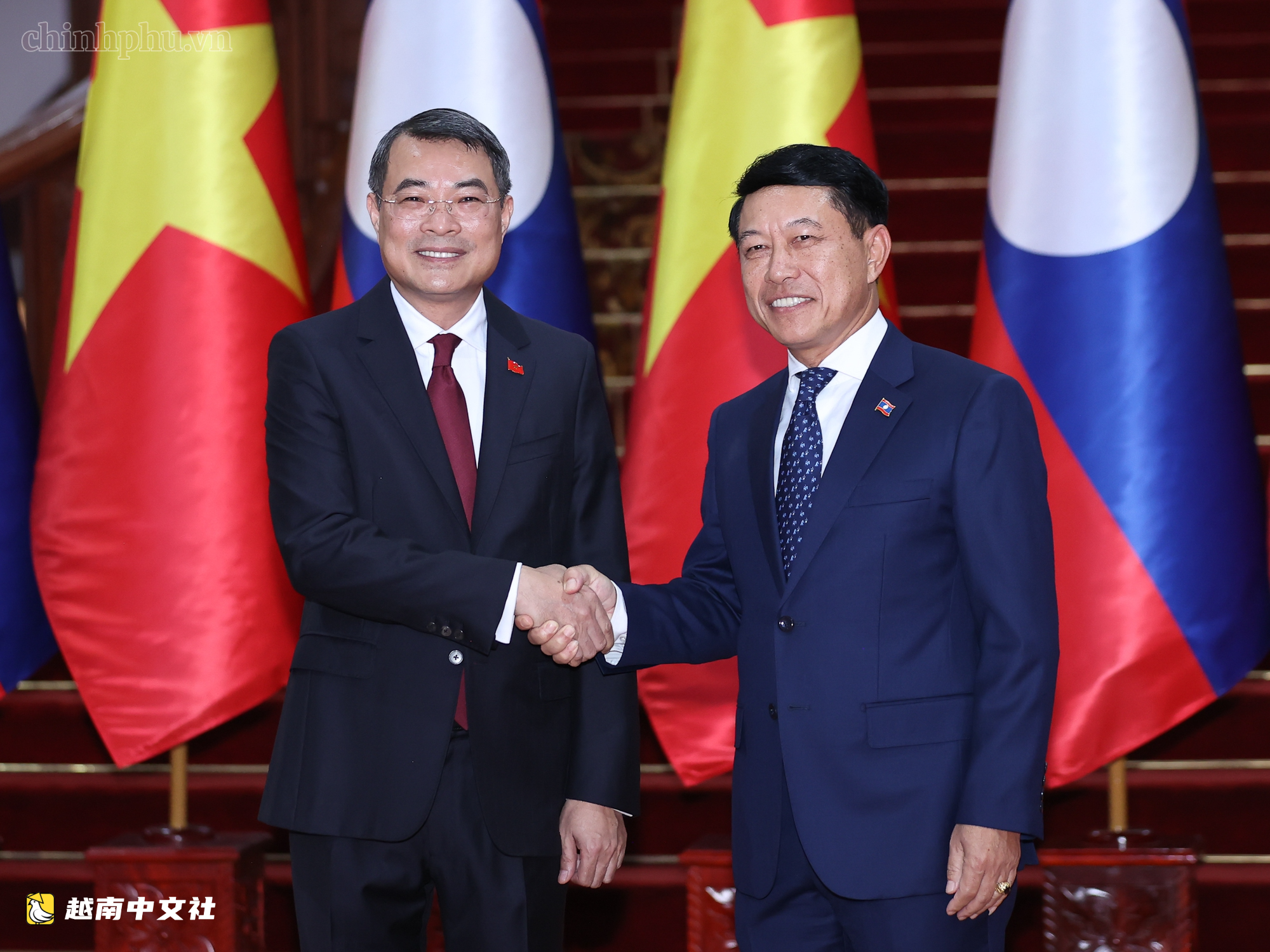 老撾隆重舉行歡迎越南總理黎明興正式訪問的儀式