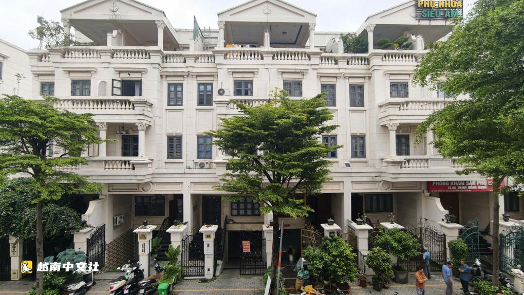 越南胡志明市:爭分奪秒搶救被水淹的別墅地下室財產