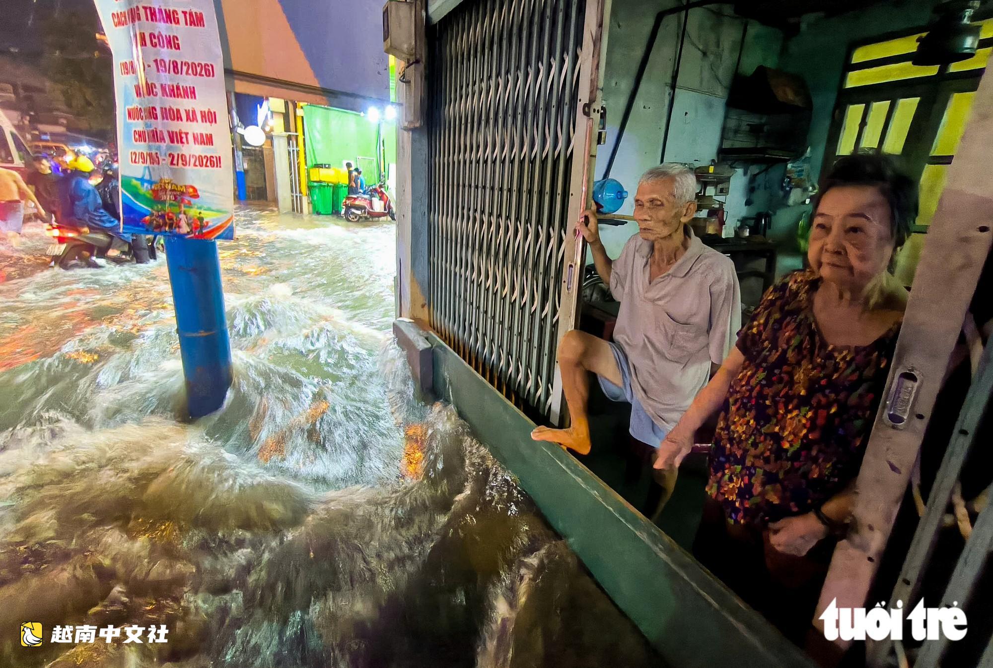 為什麼胡志明市許多積水點現在積水時間長、退水慢?