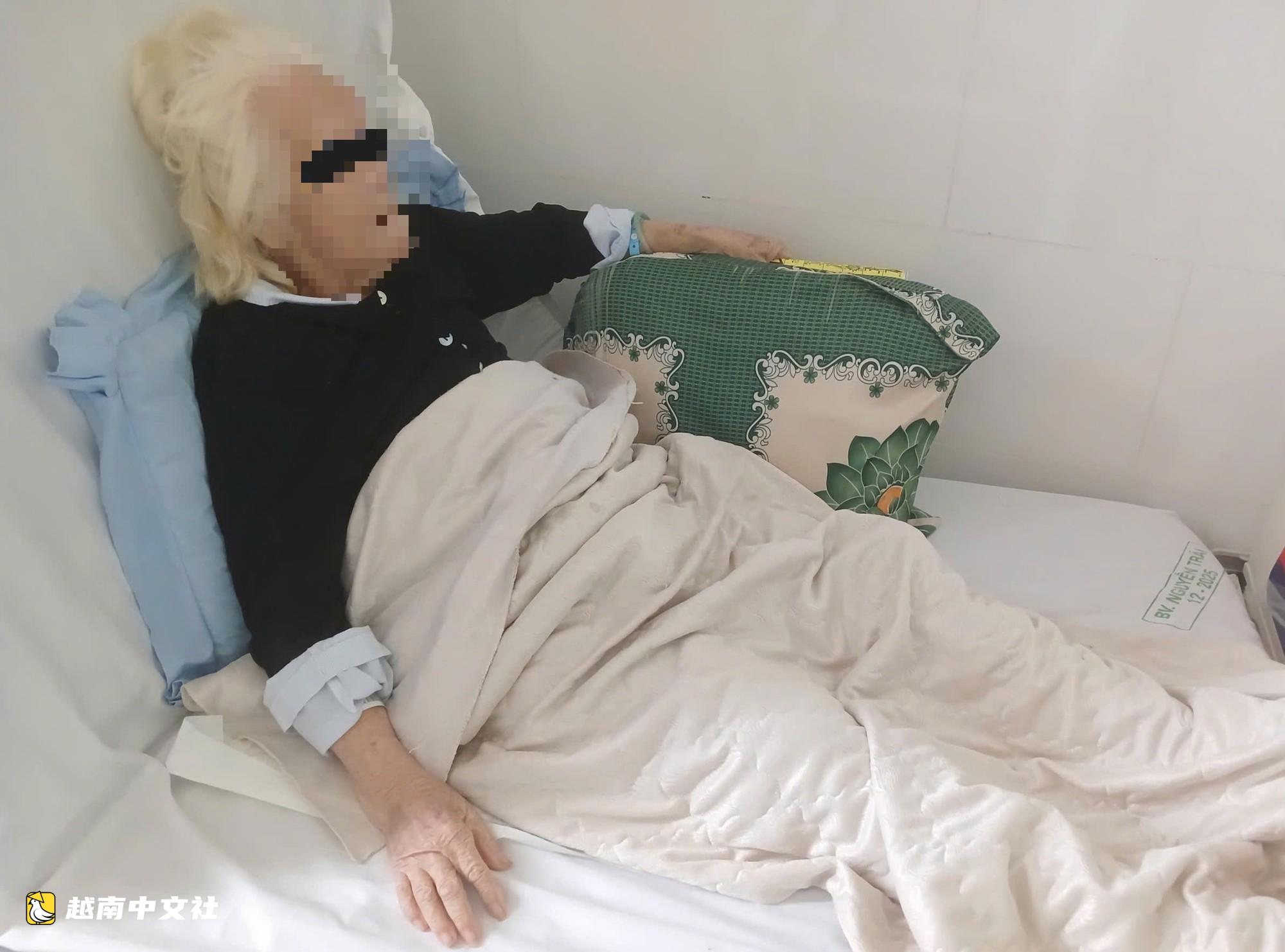 越南胡志明市百歲老婦股骨骨折術後13天恢復行走