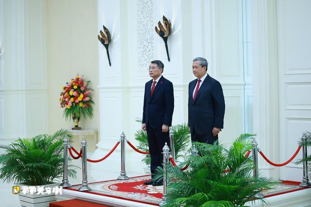 柬埔寨首相洪瑪奈主持儀式歡迎越南總理黎明興