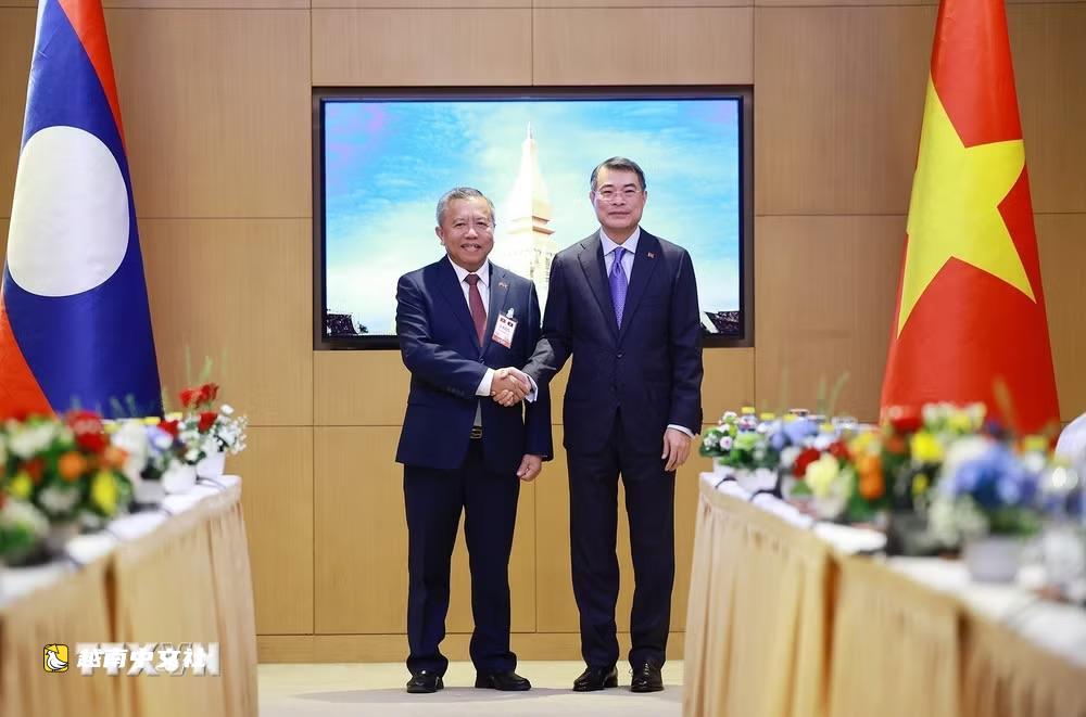 越南與老撾關係首先是兩國人民之間血肉相連的關係