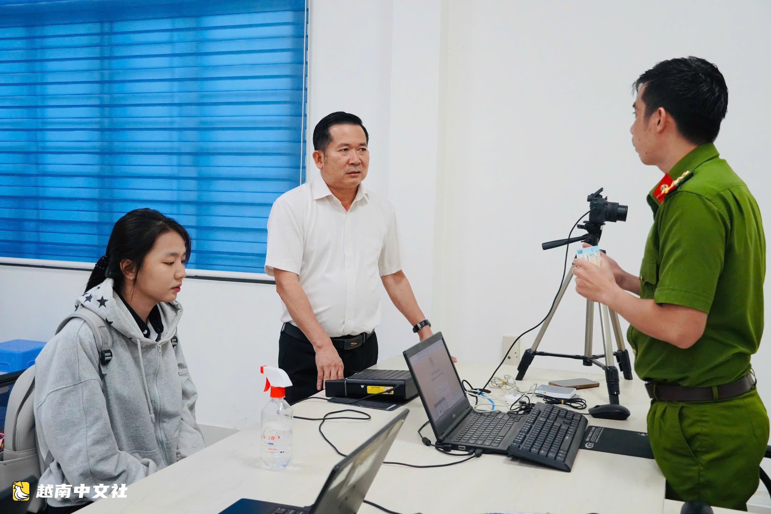越南富國特區書記丁文諾伊指示集中處理檔案,服務民眾