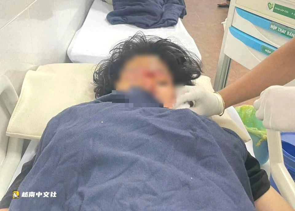 越南多樂省兩起學生打架事件,一名女學生住院