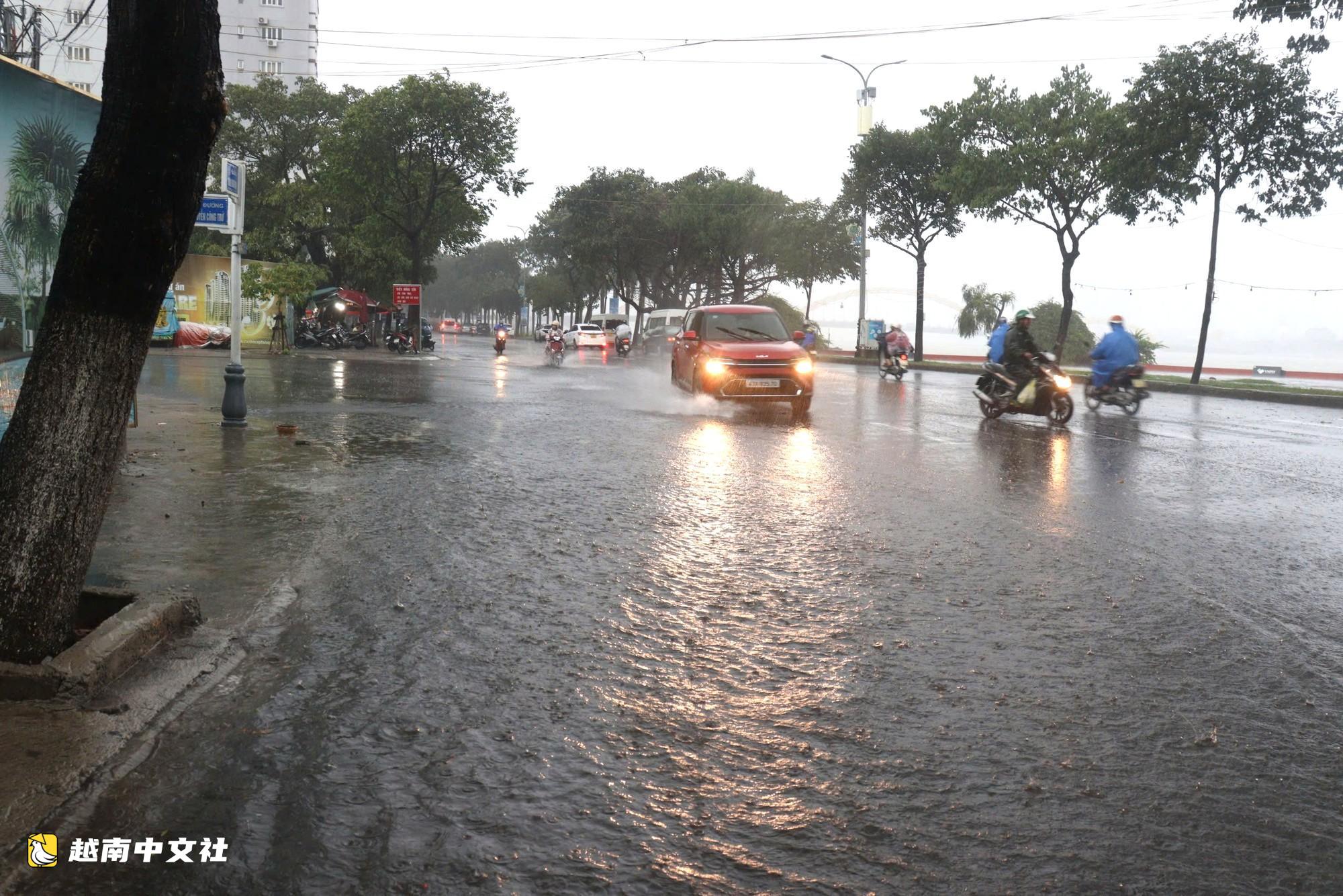 越南峴港韓江邊陳興道街路段積水:如何解決?