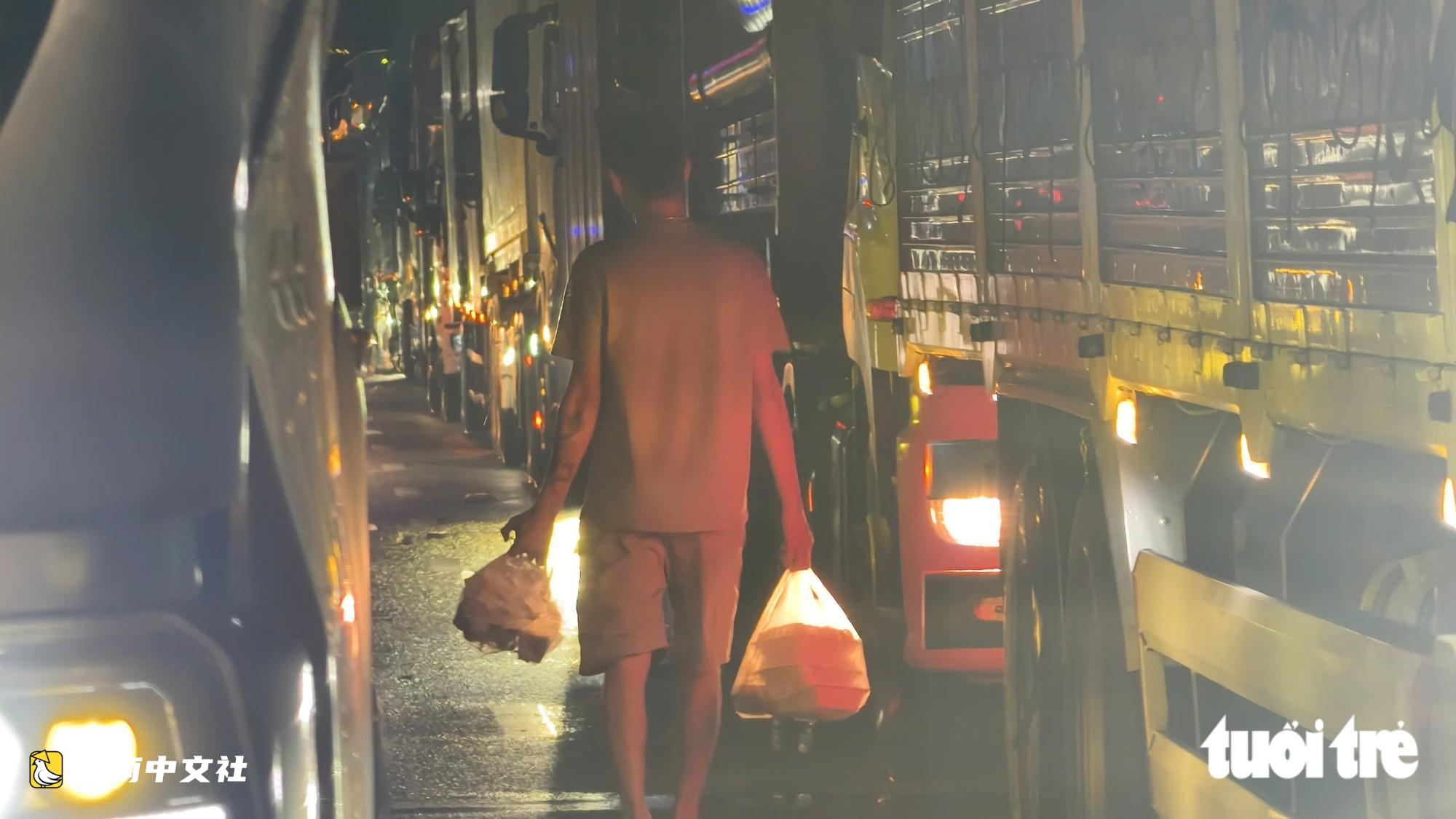 越南和蓮-翠鸞高速公路嚴重堵車,3小時僅行駛4公里