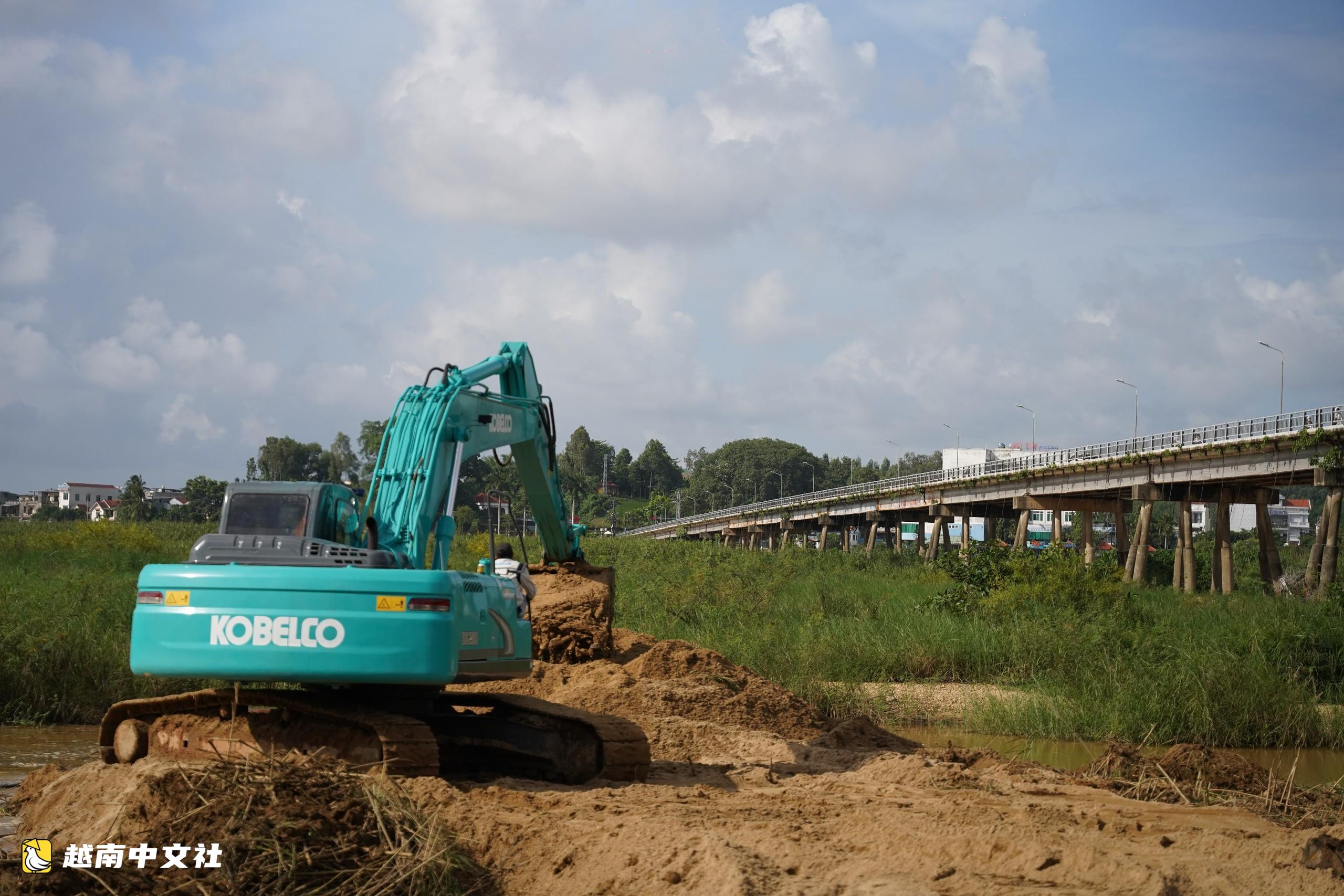 越南廣義市封閉茶曲1橋,車輛如何通行?
