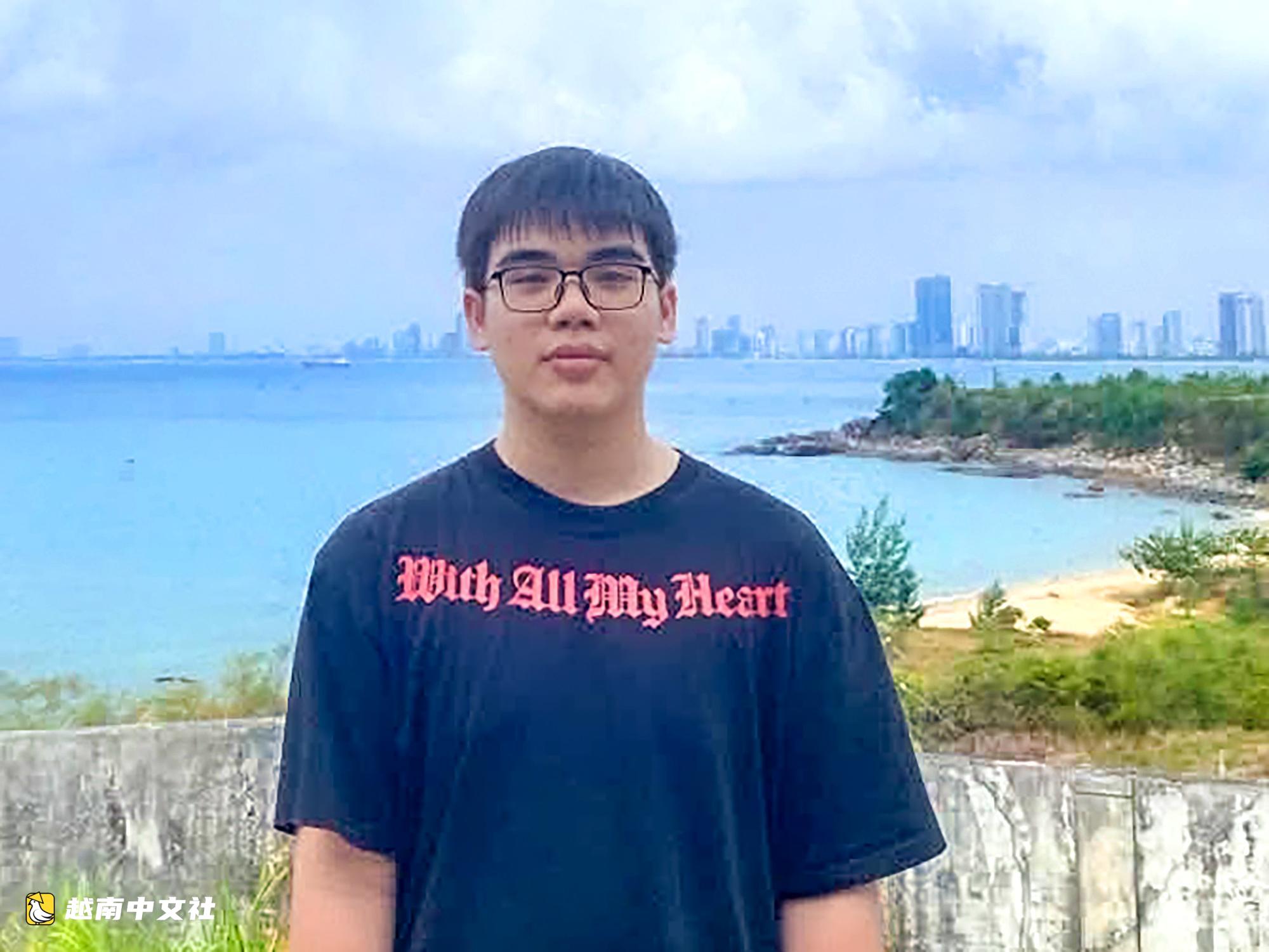 越南表彰撂倒兩名持械偷狗賊的高三男生