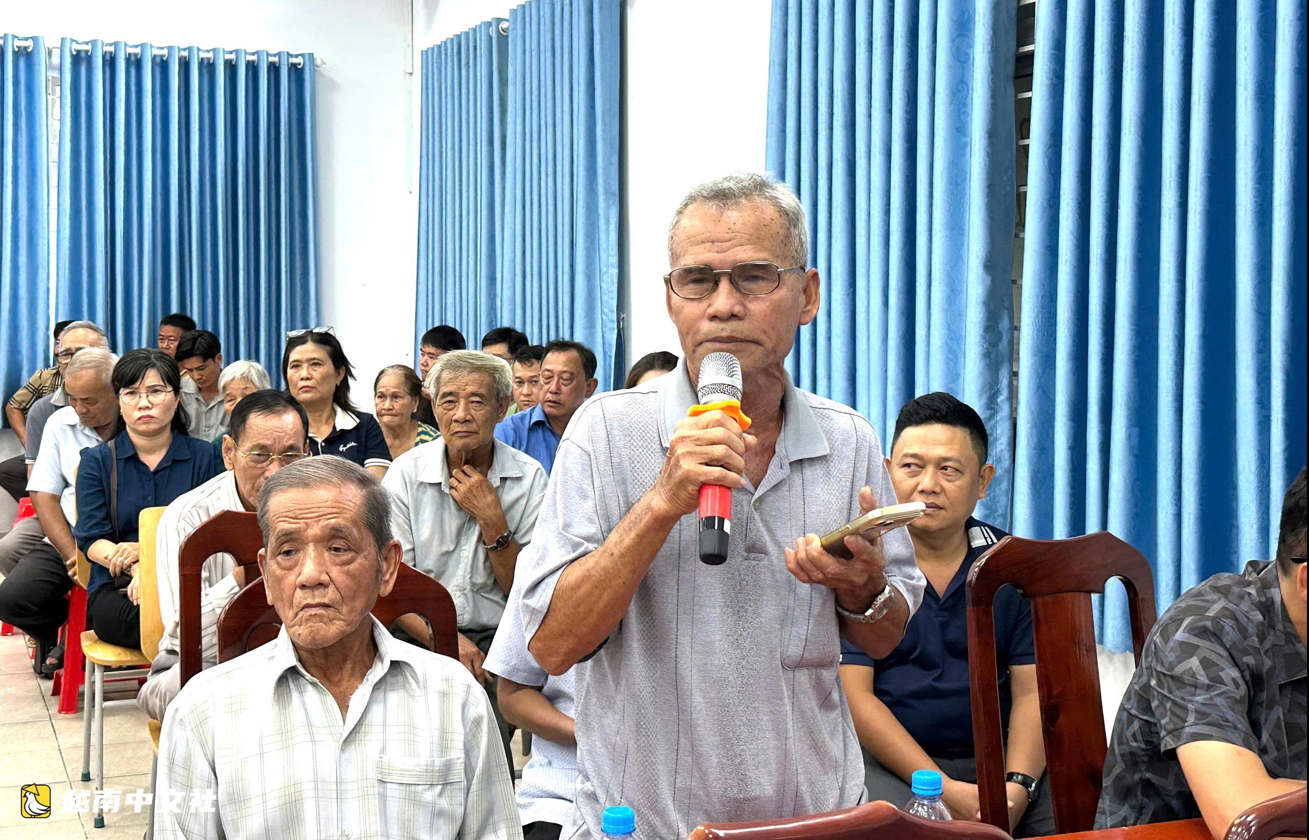 越南國會代表團建議在研究平陽坊選民意見後製定垃圾收集單價