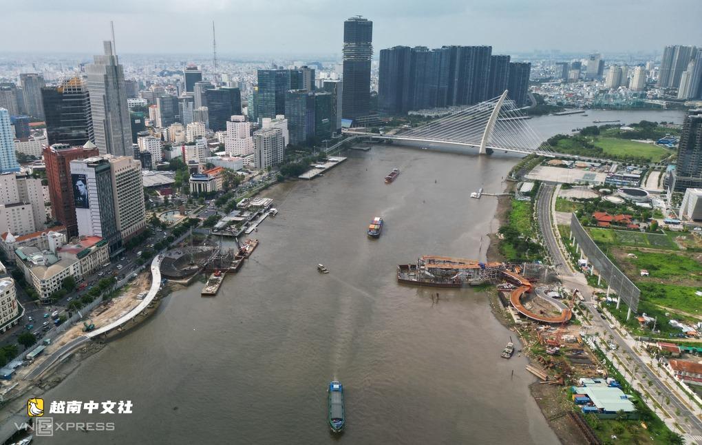 胡志明市西貢河步行橋施工區三天內禁止船隻通行