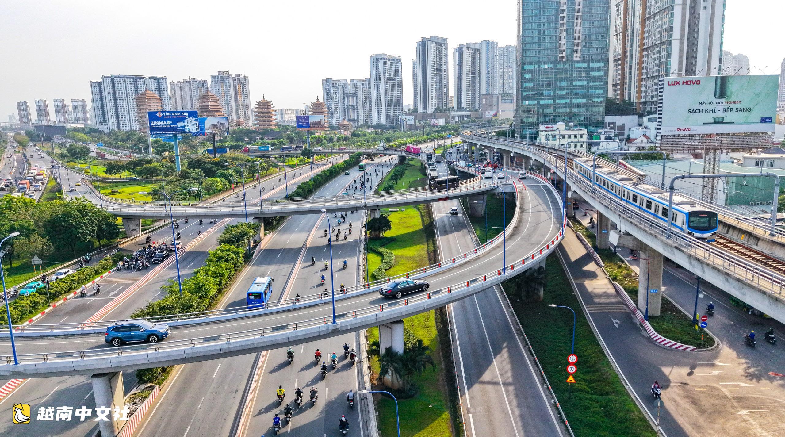 胡志明市公共交通服務1400萬市民:乘客量上升,公交車越來越漂亮