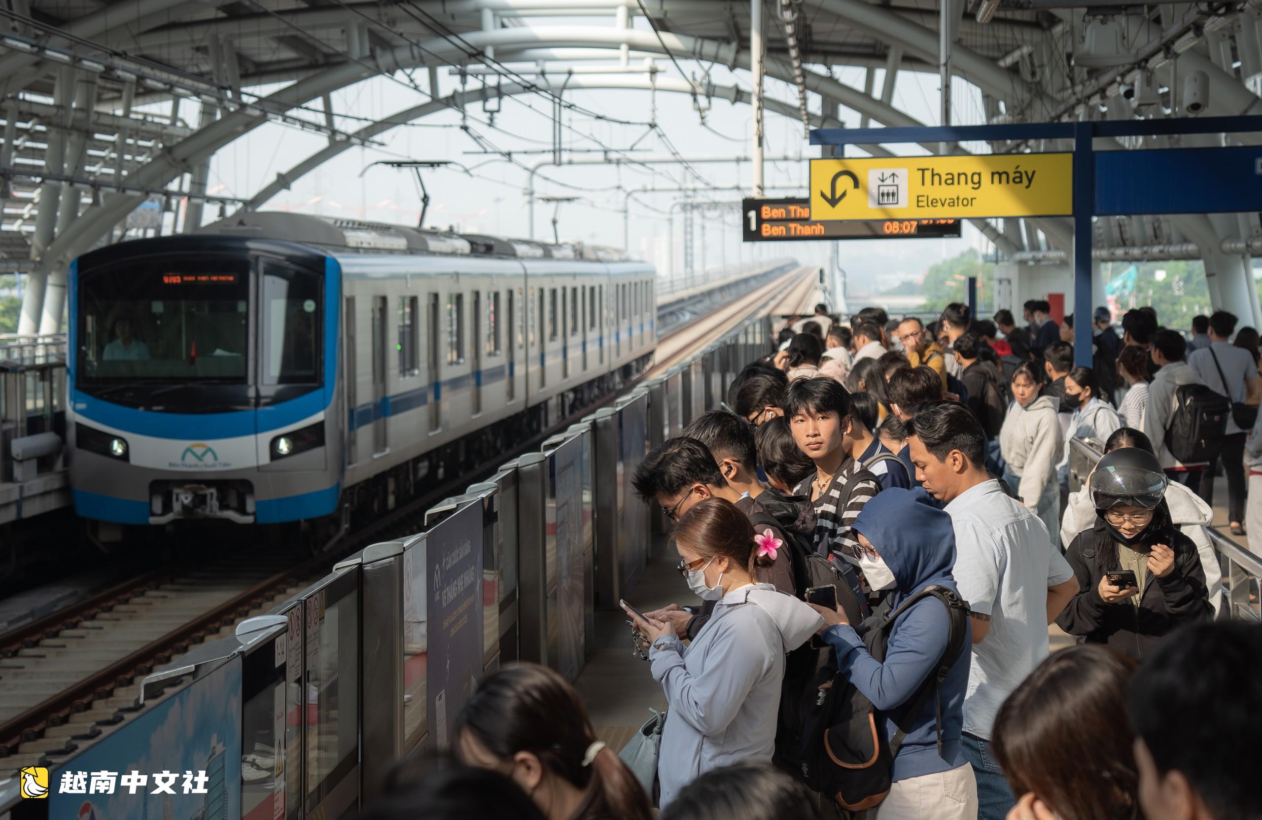 胡志明市公共交通服務1400萬市民:乘客量上升,公交車越來越漂亮