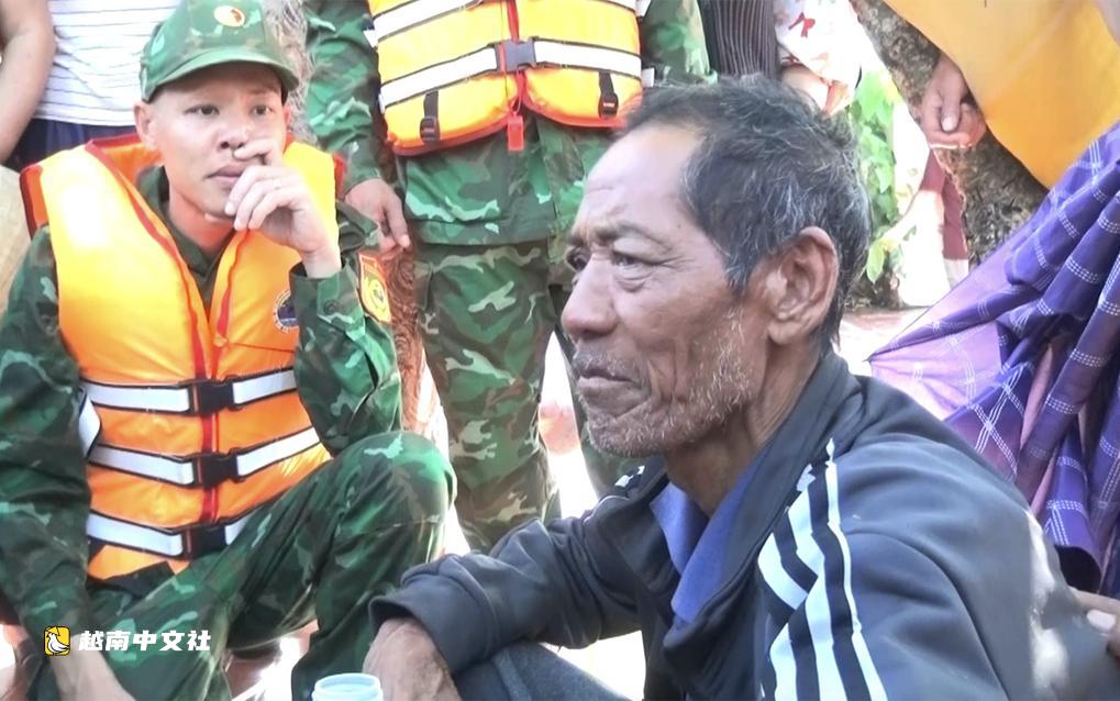 越南漁民乘簸箕船在海上漂流兩天