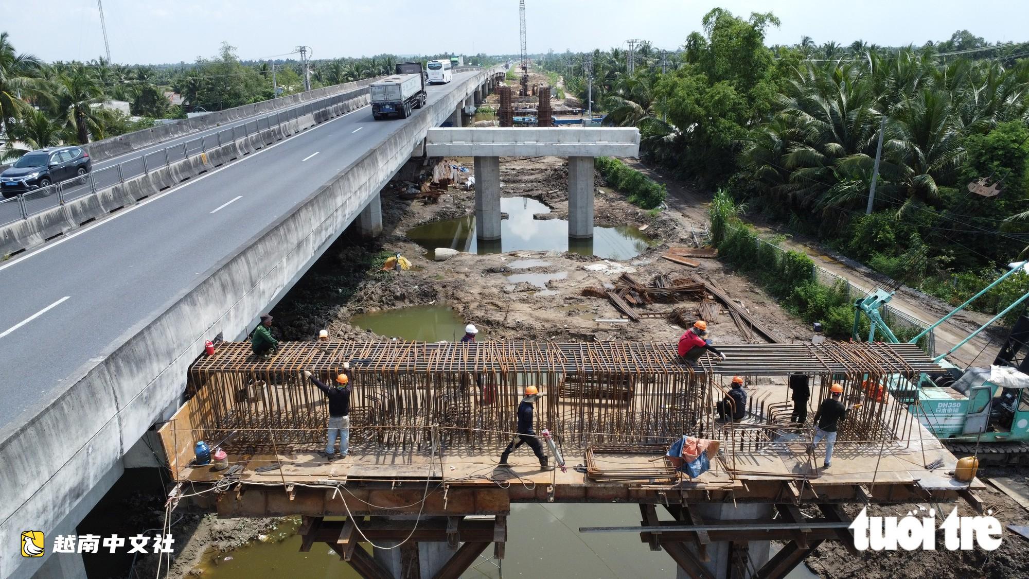 越南胡志明市-中良-美順高速公路多個承包商面臨停工風險