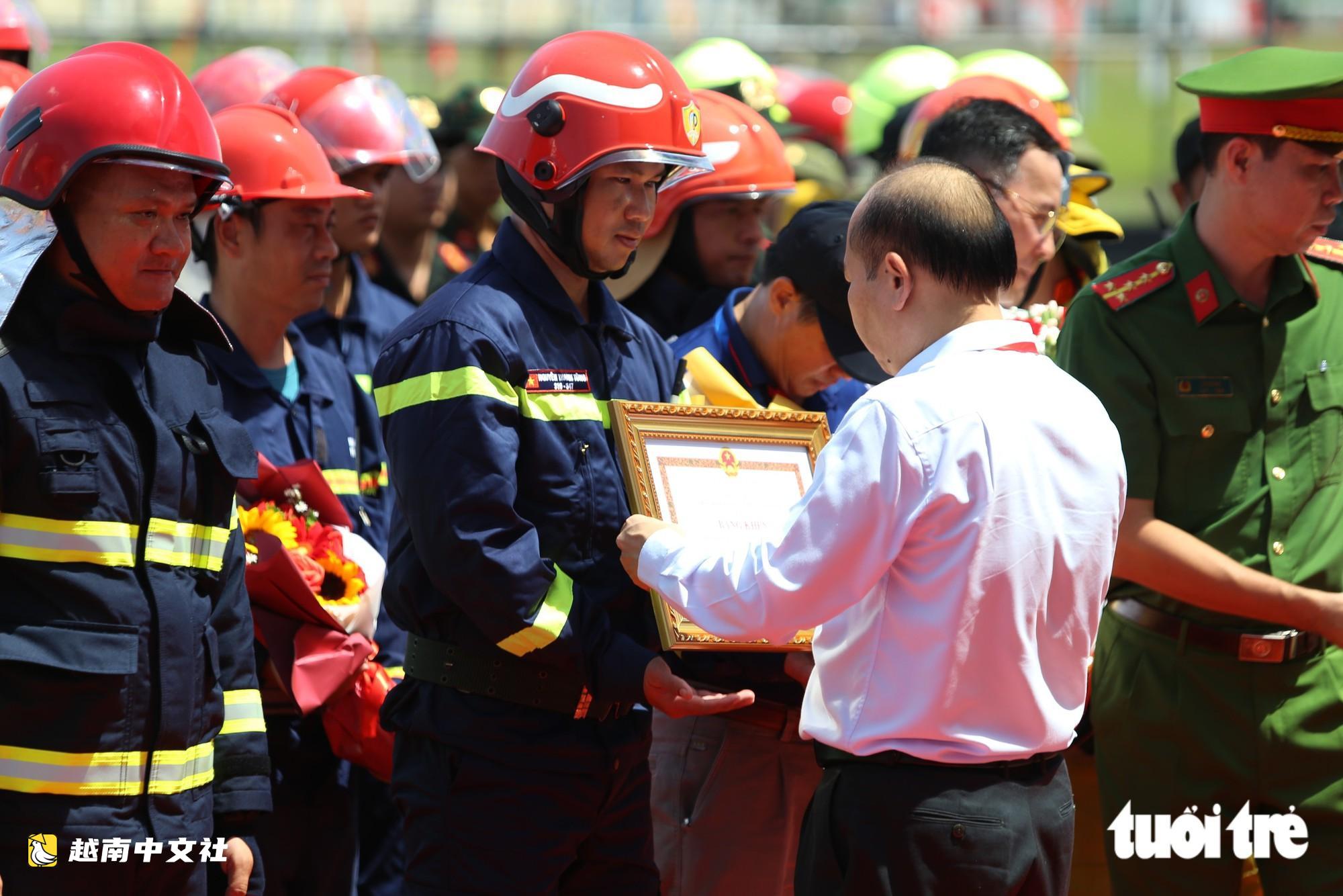 越南逾100輛消防車參加南崑山管道燃氣公司火災爆炸事故應急救援演練