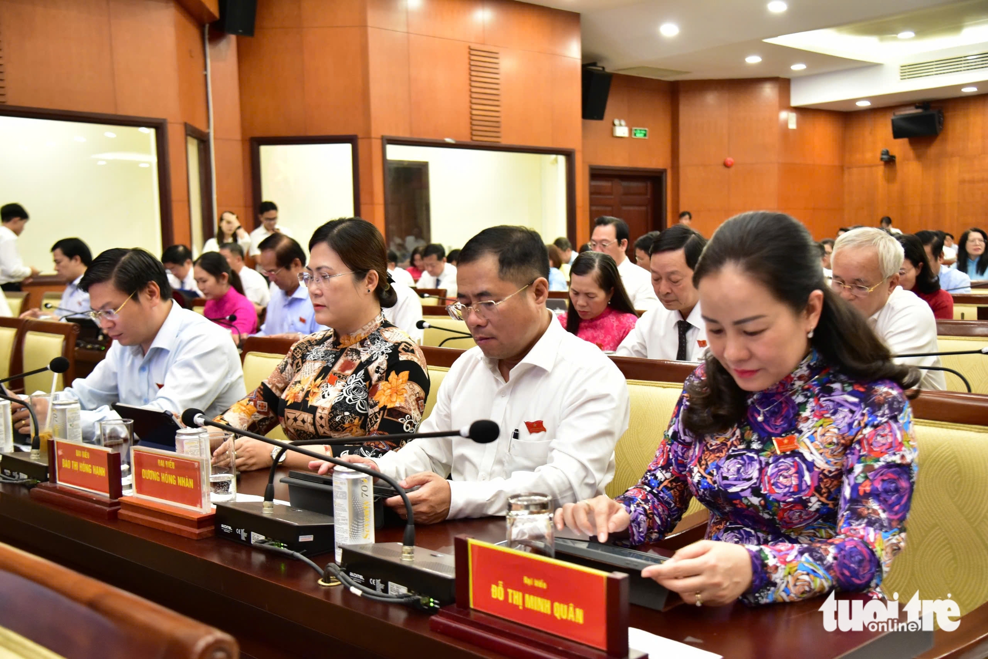 胡志明市人民议会通过多项支持与社会福利政策