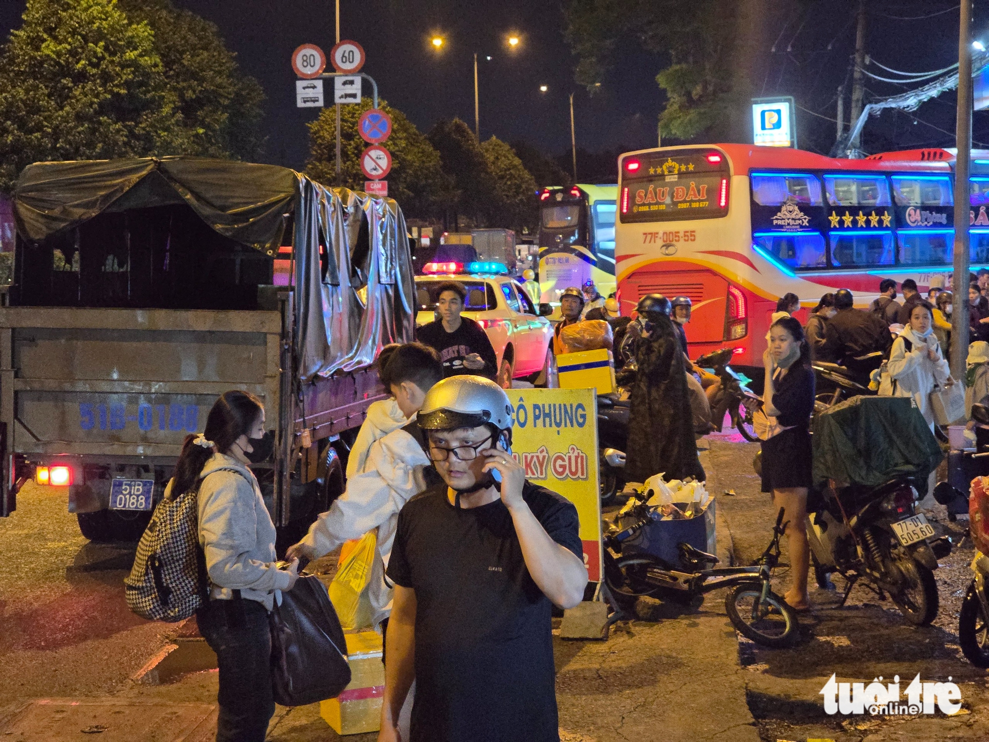 在《青年报》报道后，Rạch Chiếc交警队处理了大量违规客车