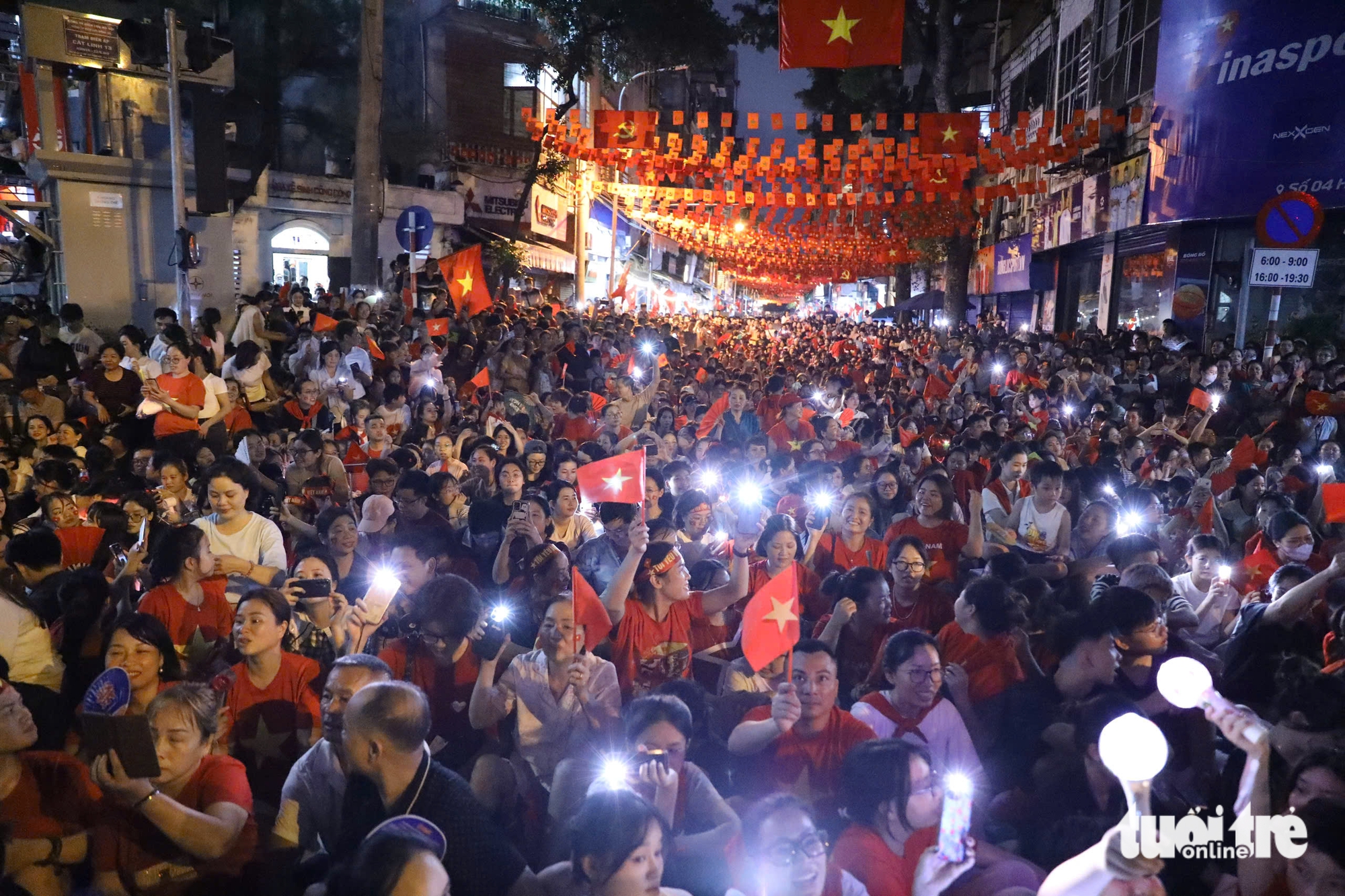 数万人在巴亭广场进行阅兵和游行总排练
