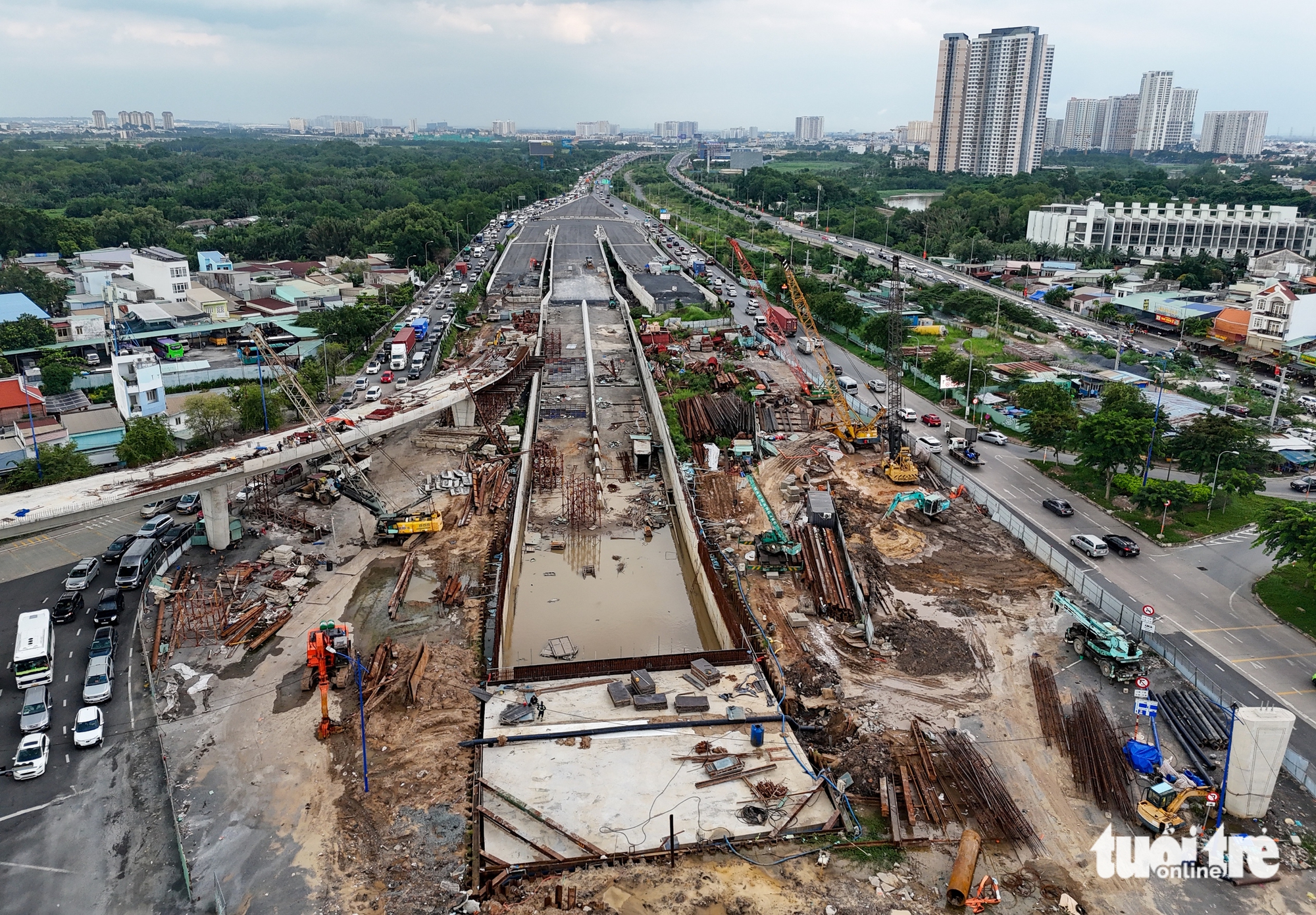安富立交全景：胡志明市东部门户进度缓慢