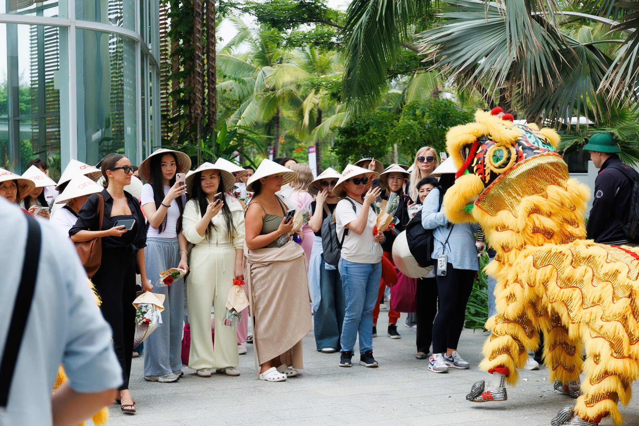 俄罗斯游客重返岘港，包机航班迎接72,000人