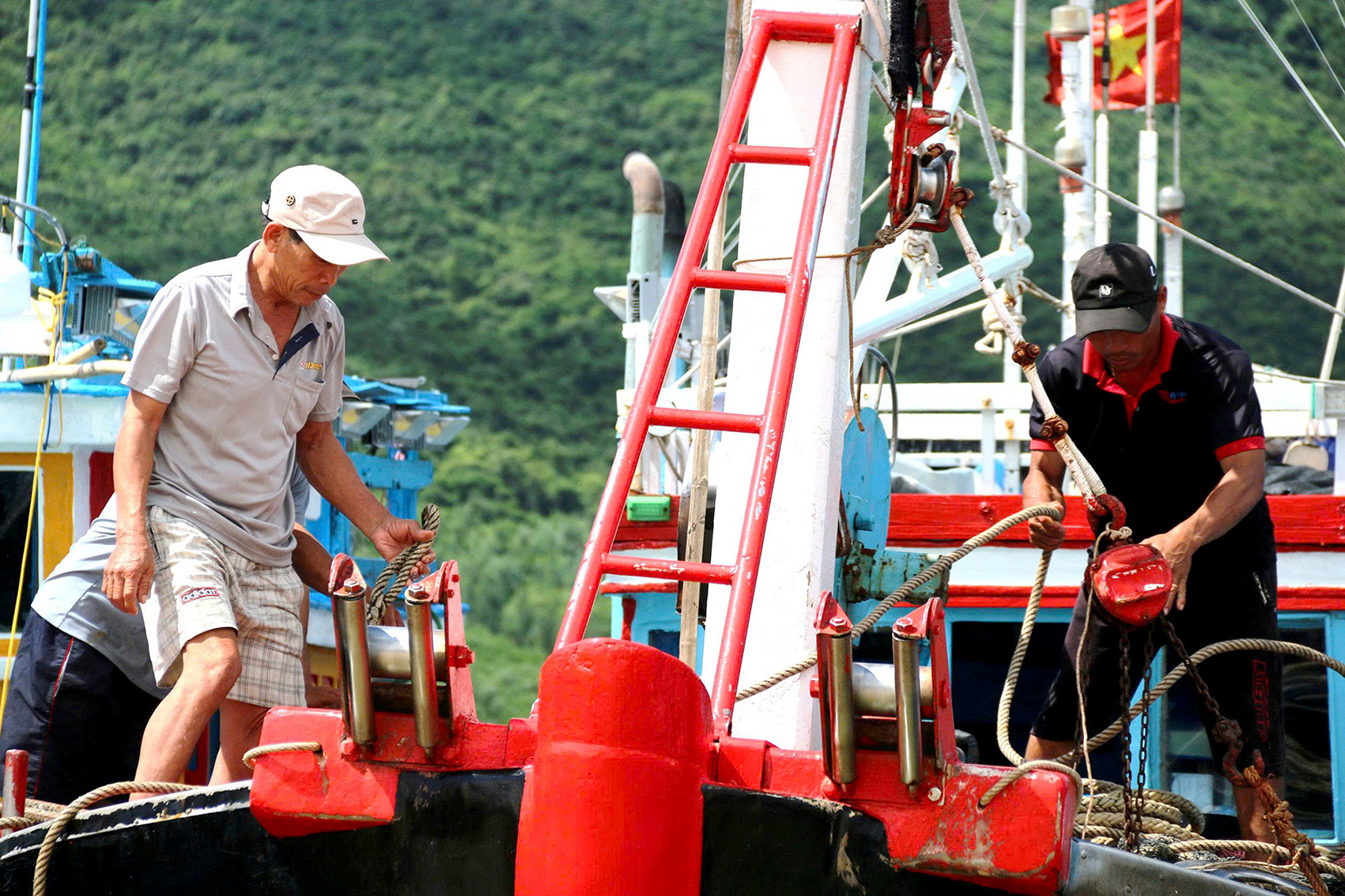 全力抗击台风Kalmaegi