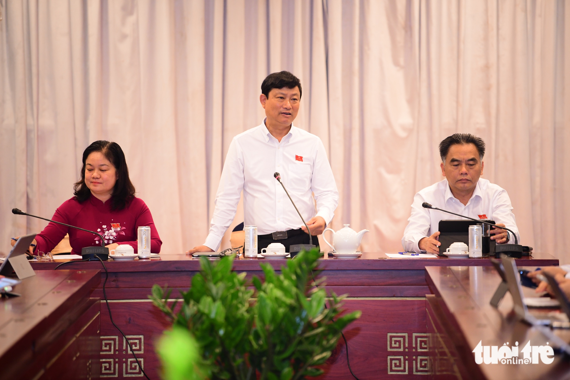 胡志明市代表建议取消不合理的收费站点