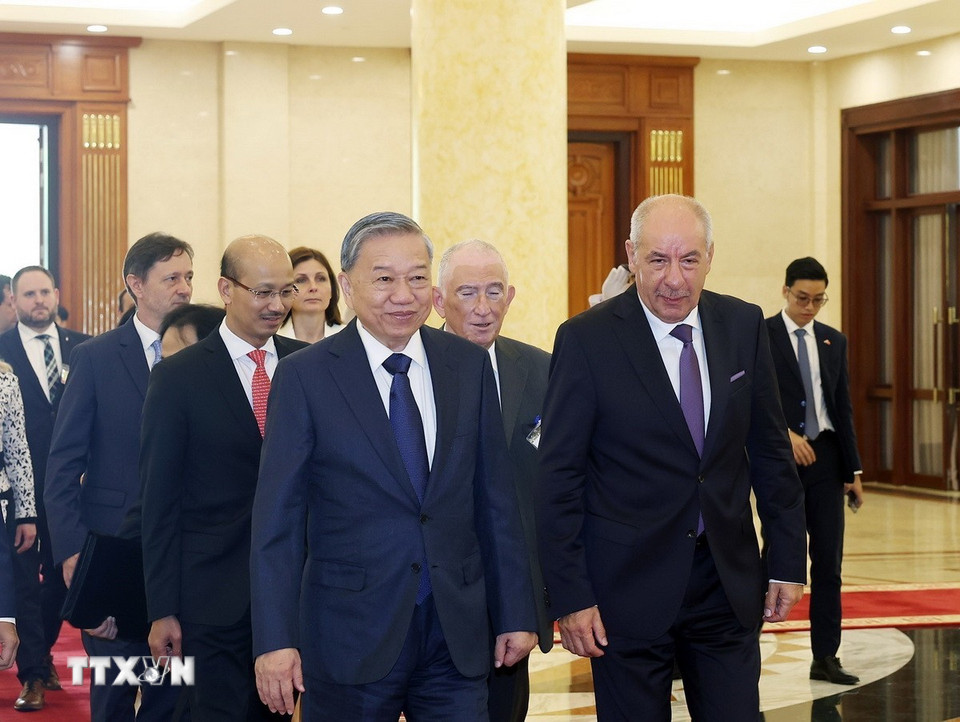 总书记提议匈牙利为越南培训核能专家