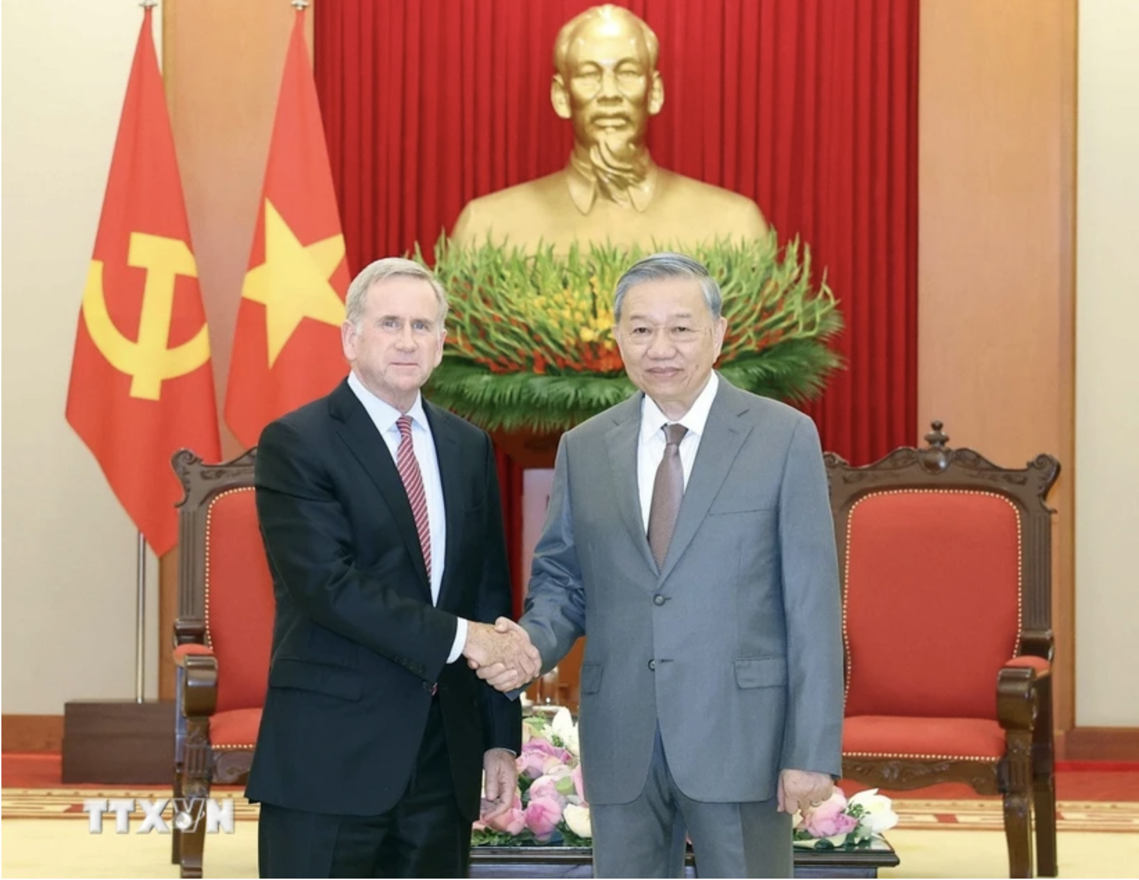 总书记提议高通和美国企业支持双边谈判