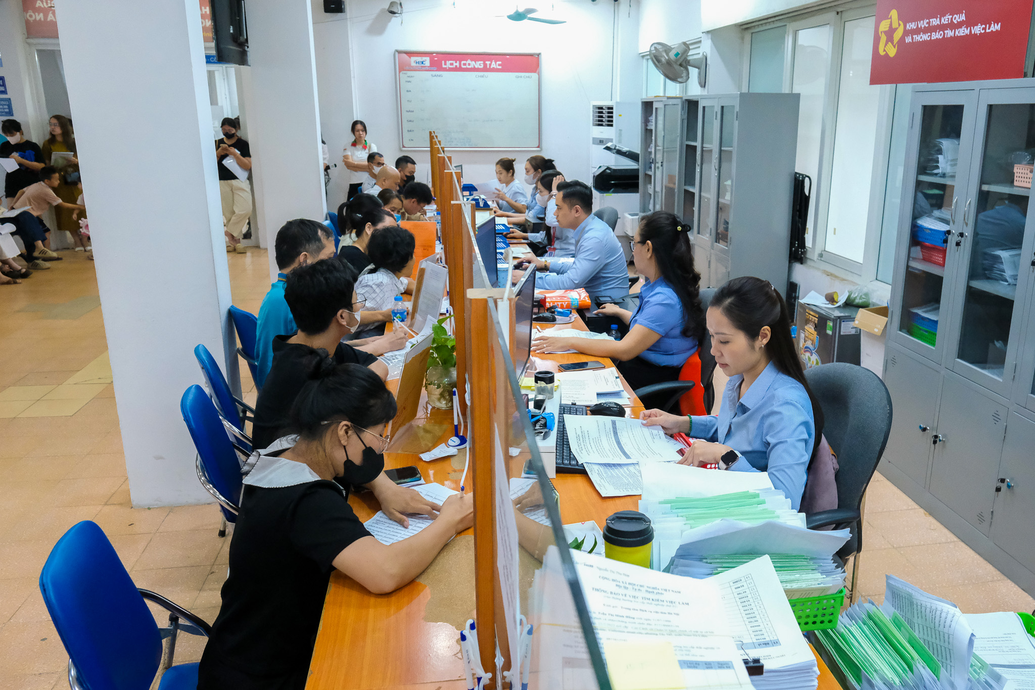 失业救济金等待时间缩短，失业保险缴费将降低